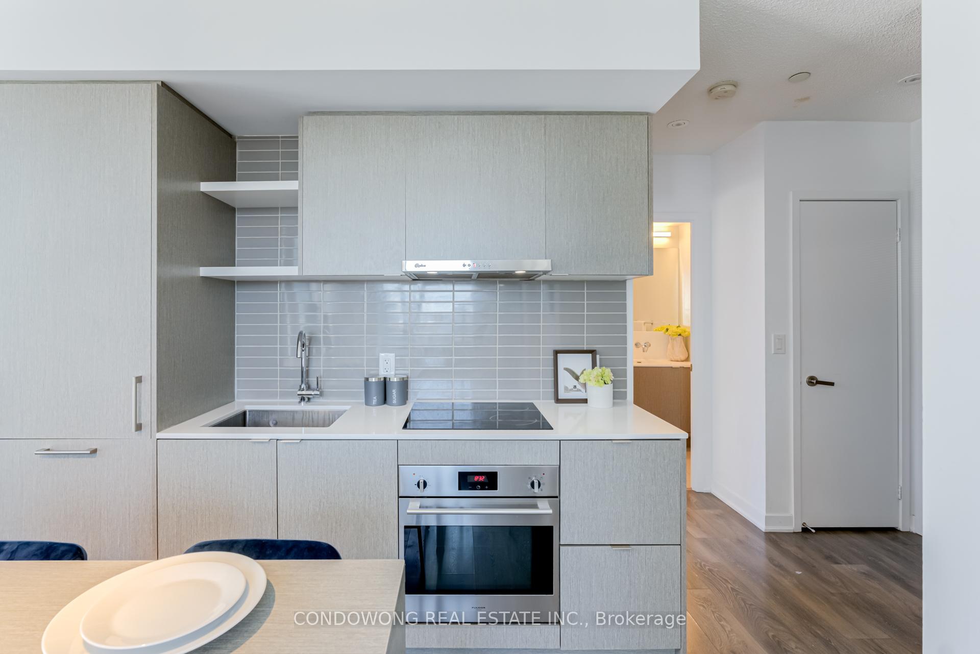 Photo 5 of Unit 1702, 100 Harbour Street, Toronto, Waterfront Communities — HOMEH