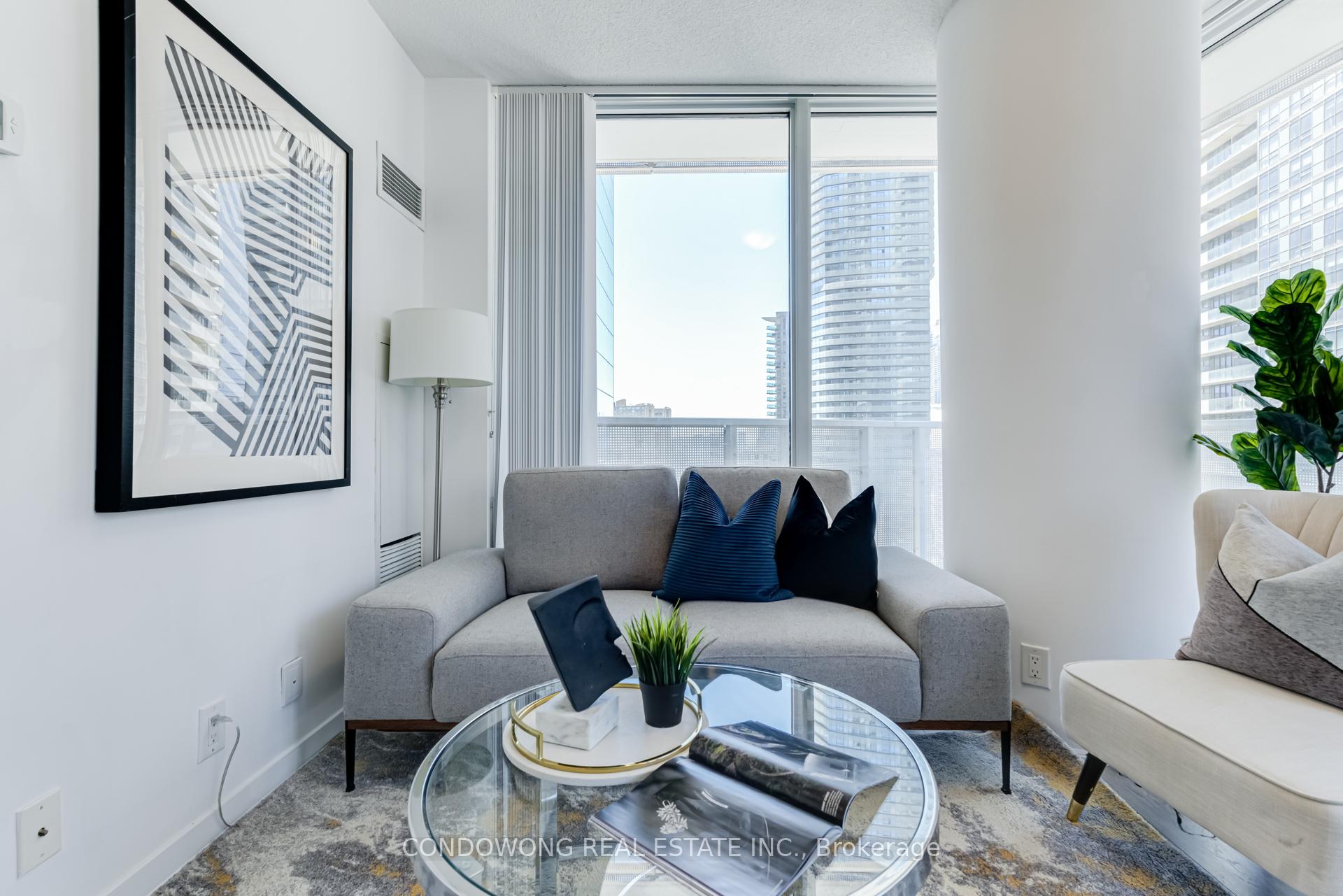 Photo 6 of Unit 1702, 100 Harbour Street, Toronto, Waterfront Communities — HOMEH