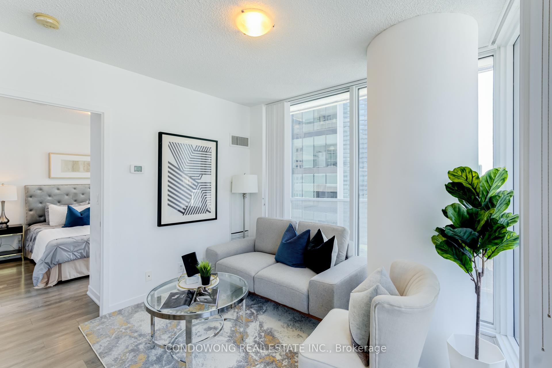 Photo 7 of Unit 1702, 100 Harbour Street, Toronto, Waterfront Communities — HOMEH