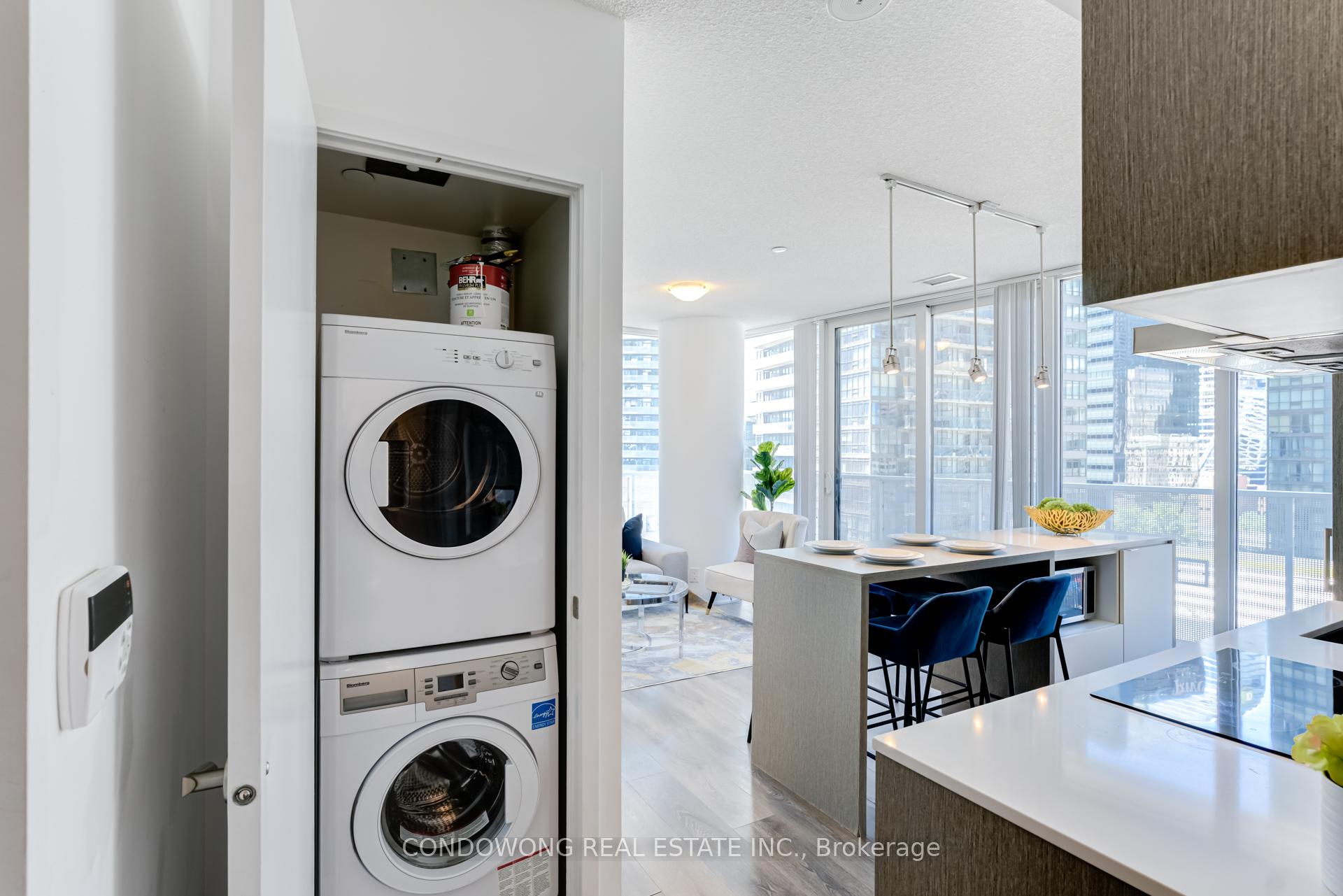 Photo 10 of Unit 1702, 100 Harbour Street, Toronto, Waterfront Communities — HOMEH