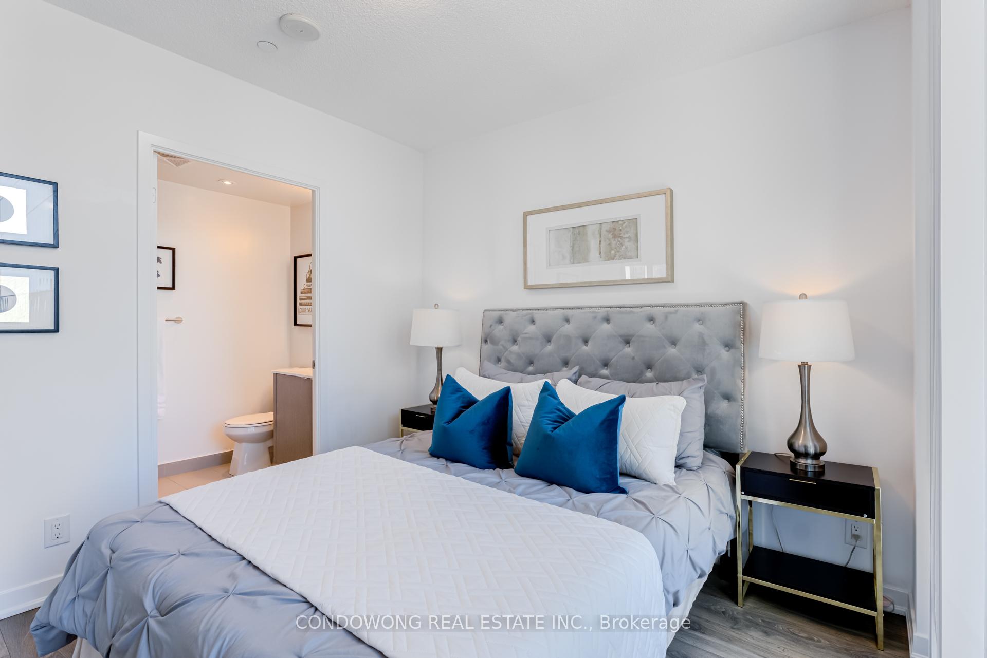 Photo 11 of Unit 1702, 100 Harbour Street, Toronto, Waterfront Communities — HOMEH
