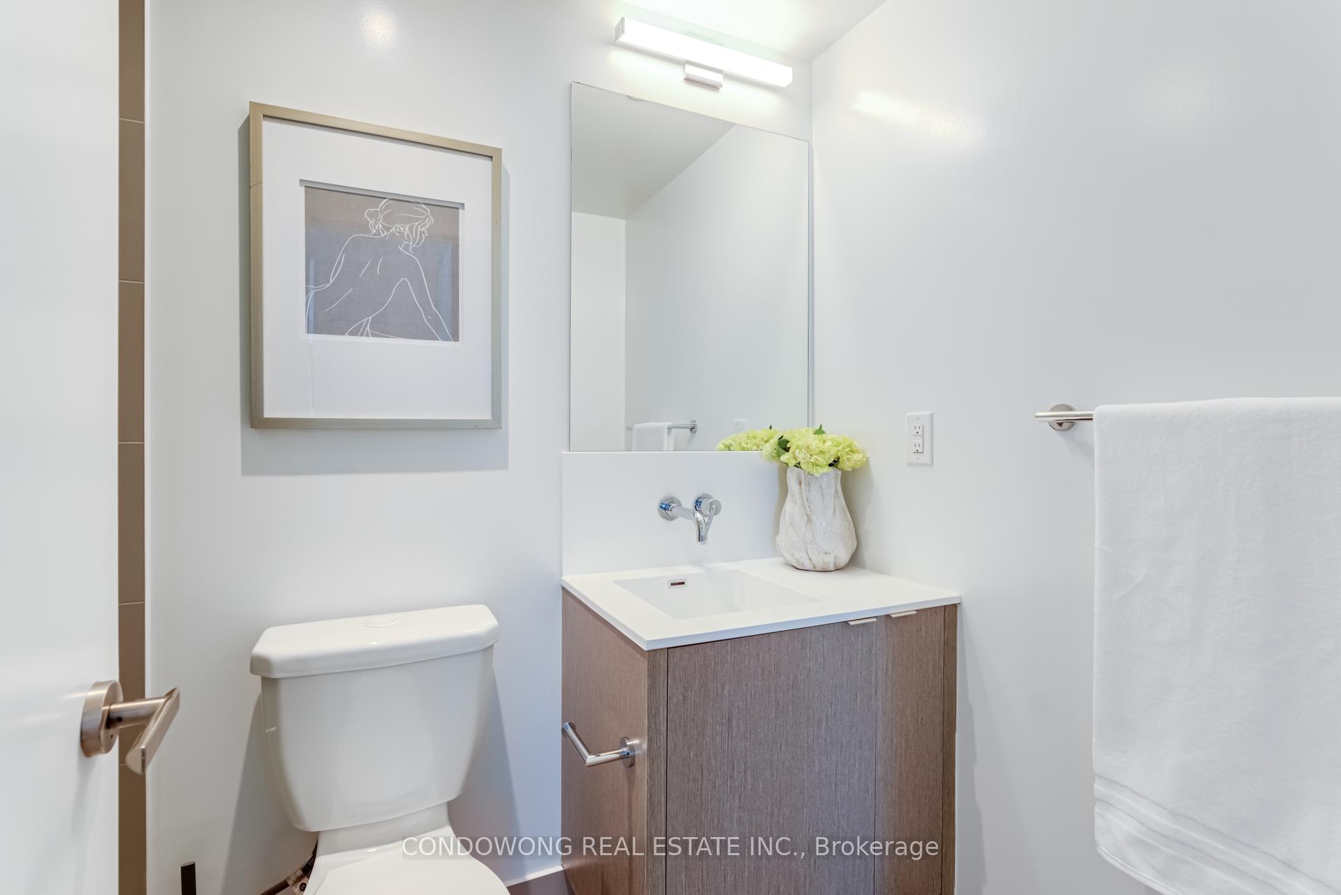Photo 13 of Unit 1702, 100 Harbour Street, Toronto, Waterfront Communities — HOMEH