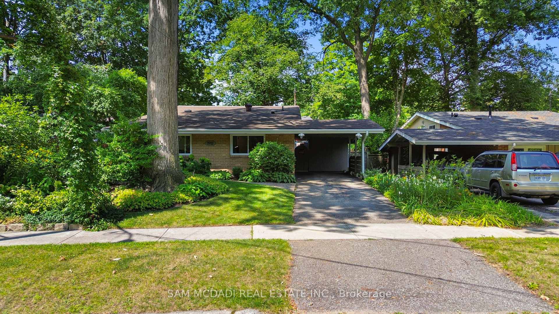 Photo 1 of 1911 Delaney Drive, Mississauga, Clarkson — HOMEH