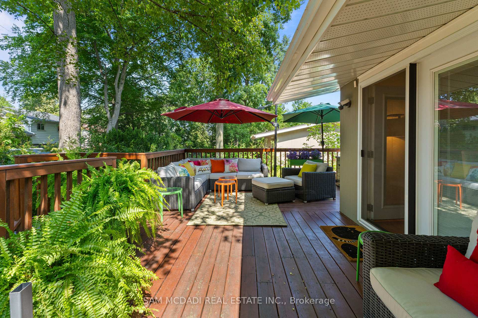 Photo 14 of 1911 Delaney Drive, Mississauga, Clarkson — HOMEH