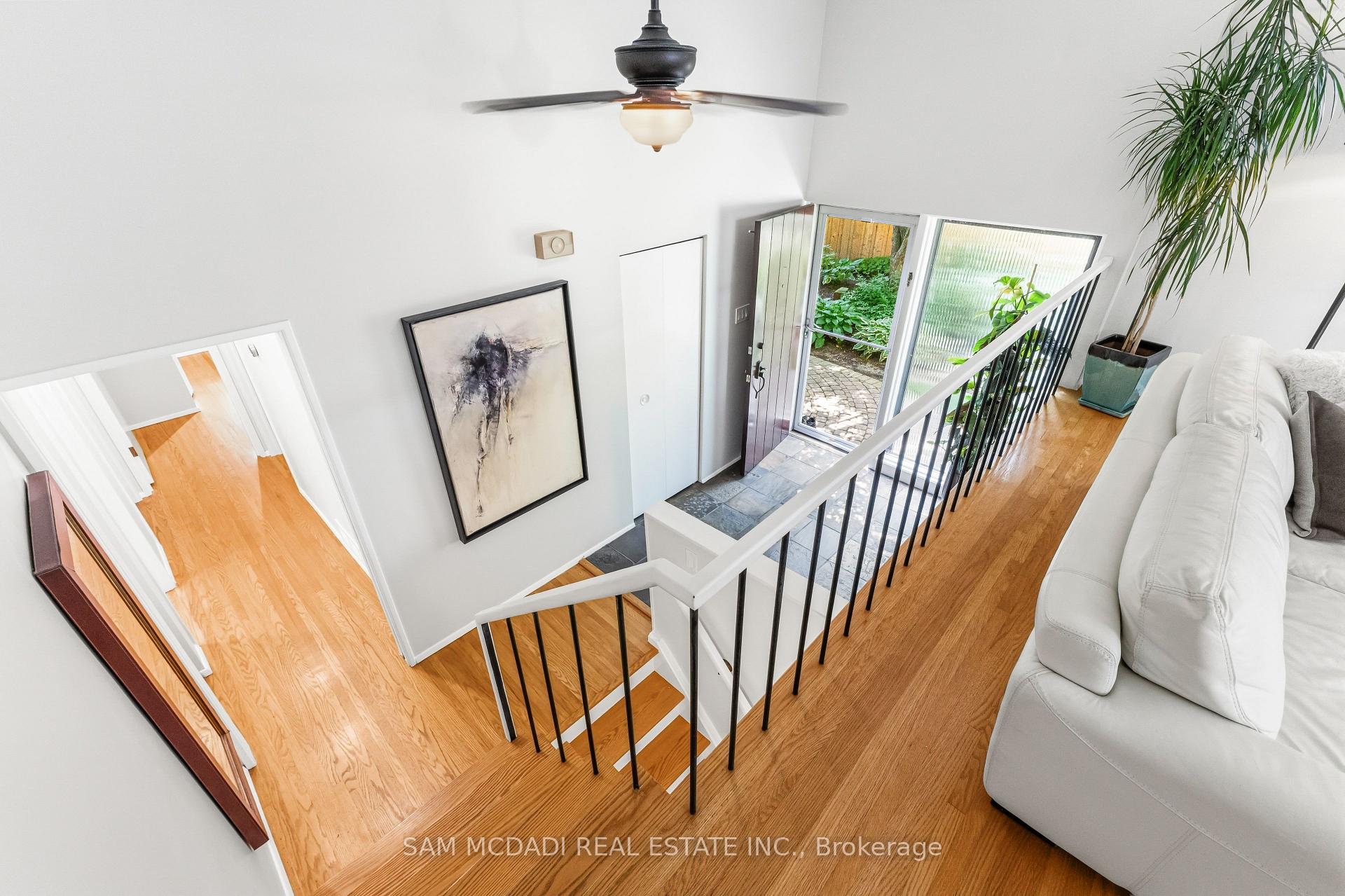 Photo 15 of 1911 Delaney Drive, Mississauga, Clarkson — HOMEH
