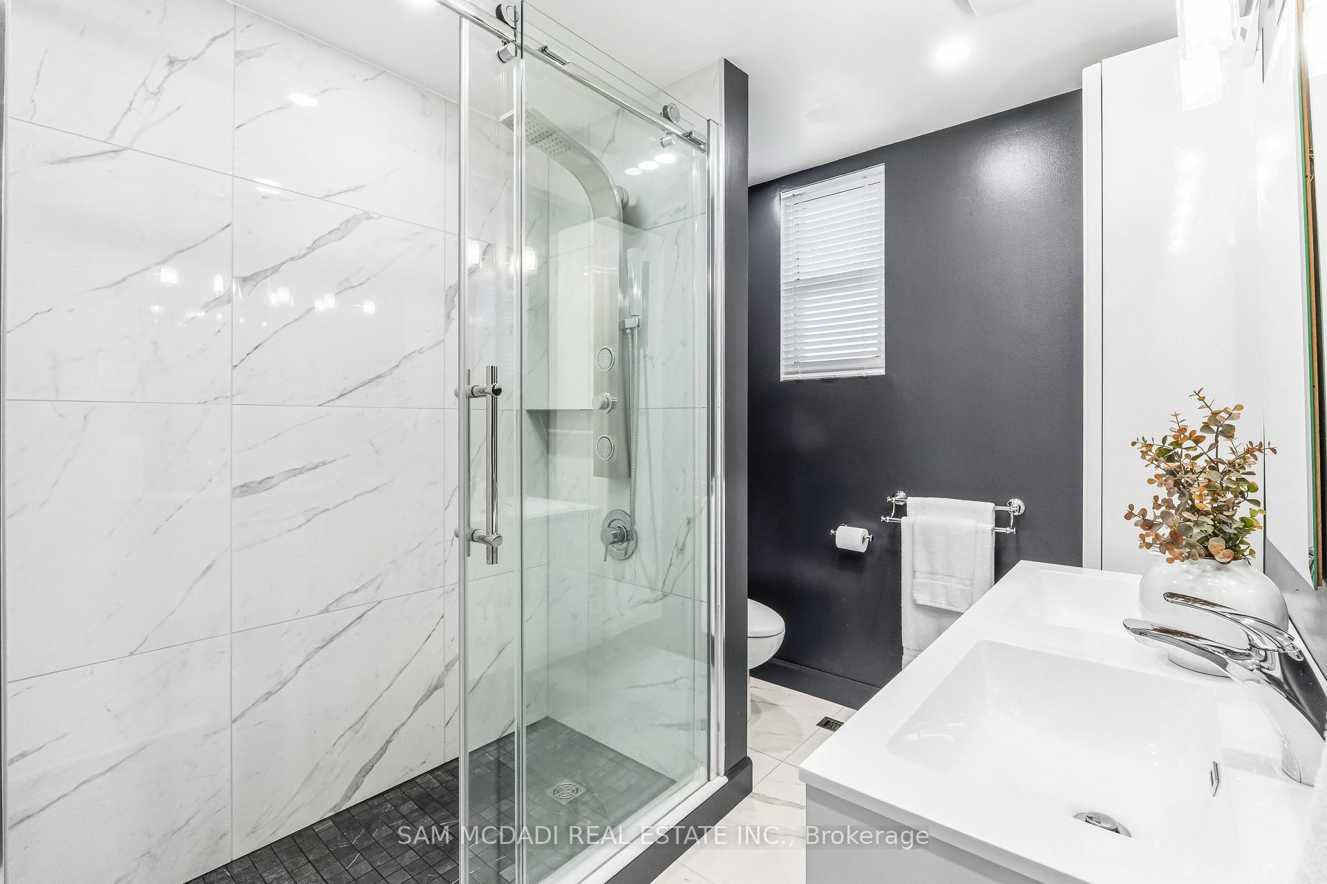 Photo 17 of 1911 Delaney Drive, Mississauga, Clarkson — HOMEH