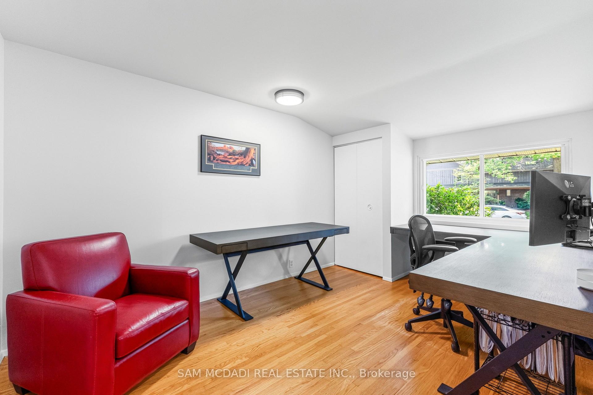 Photo 18 of 1911 Delaney Drive, Mississauga, Clarkson — HOMEH