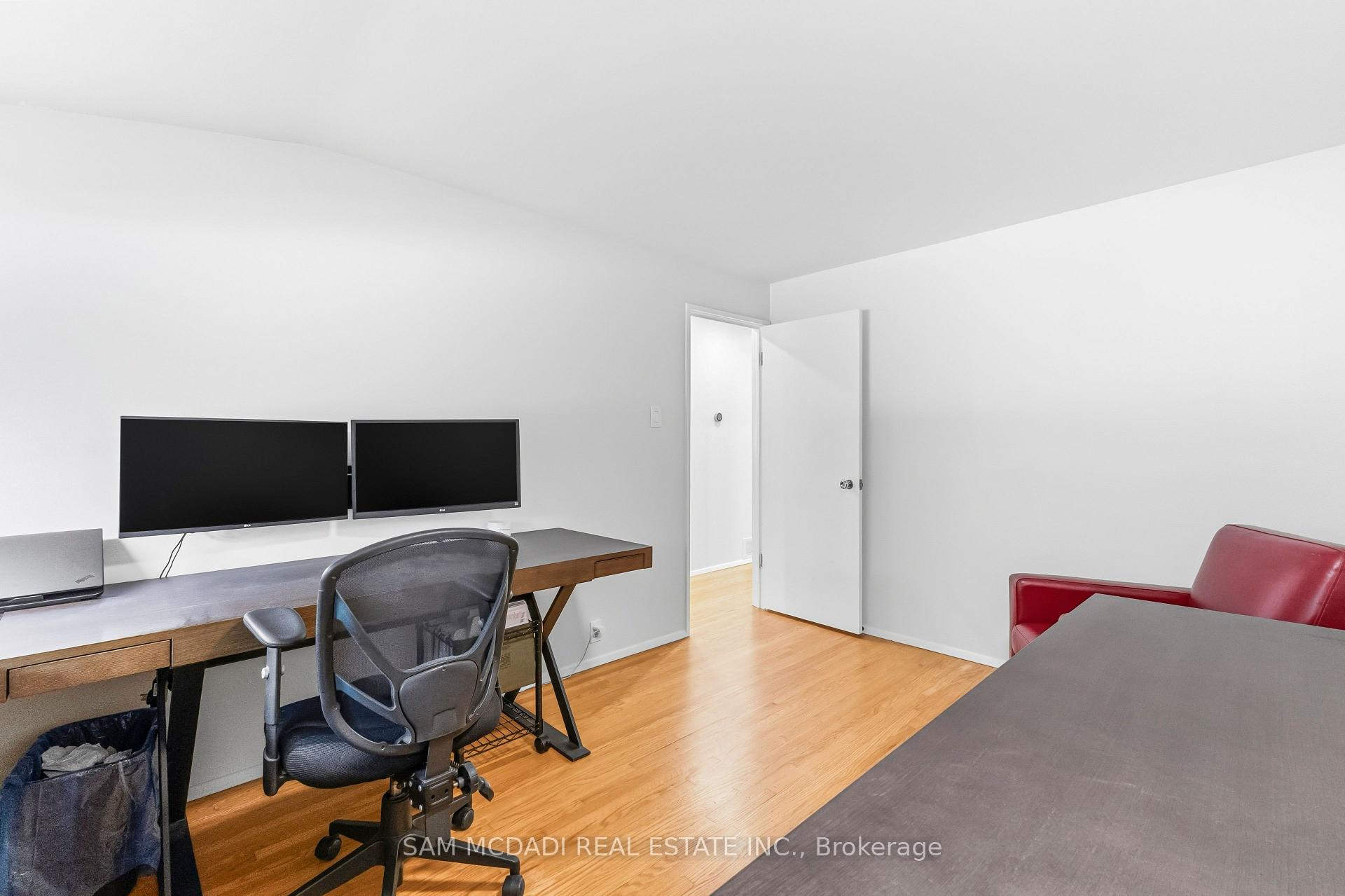 Photo 19 of 1911 Delaney Drive, Mississauga, Clarkson — HOMEH
