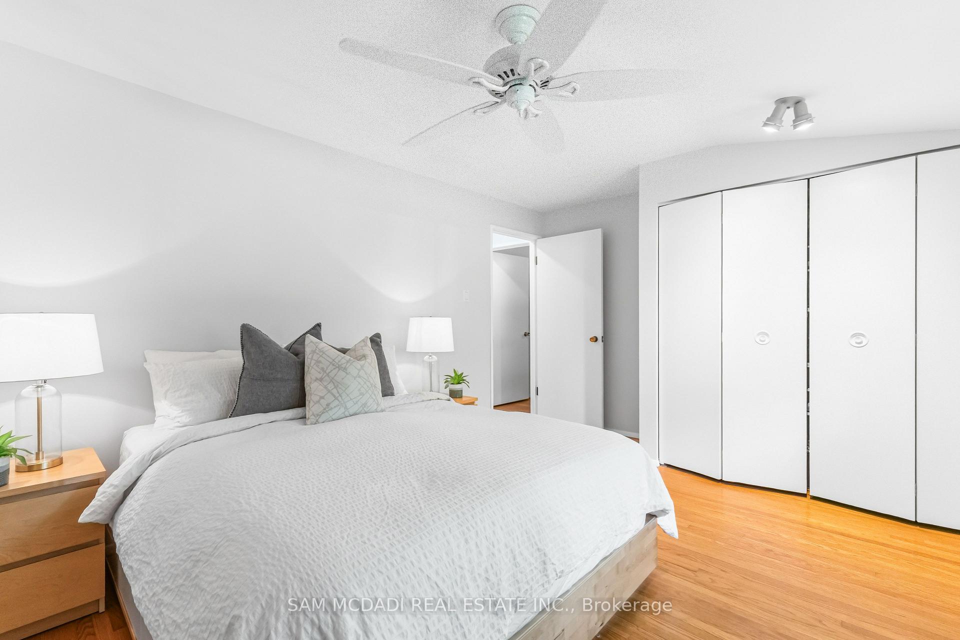 Photo 21 of 1911 Delaney Drive, Mississauga, Clarkson — HOMEH