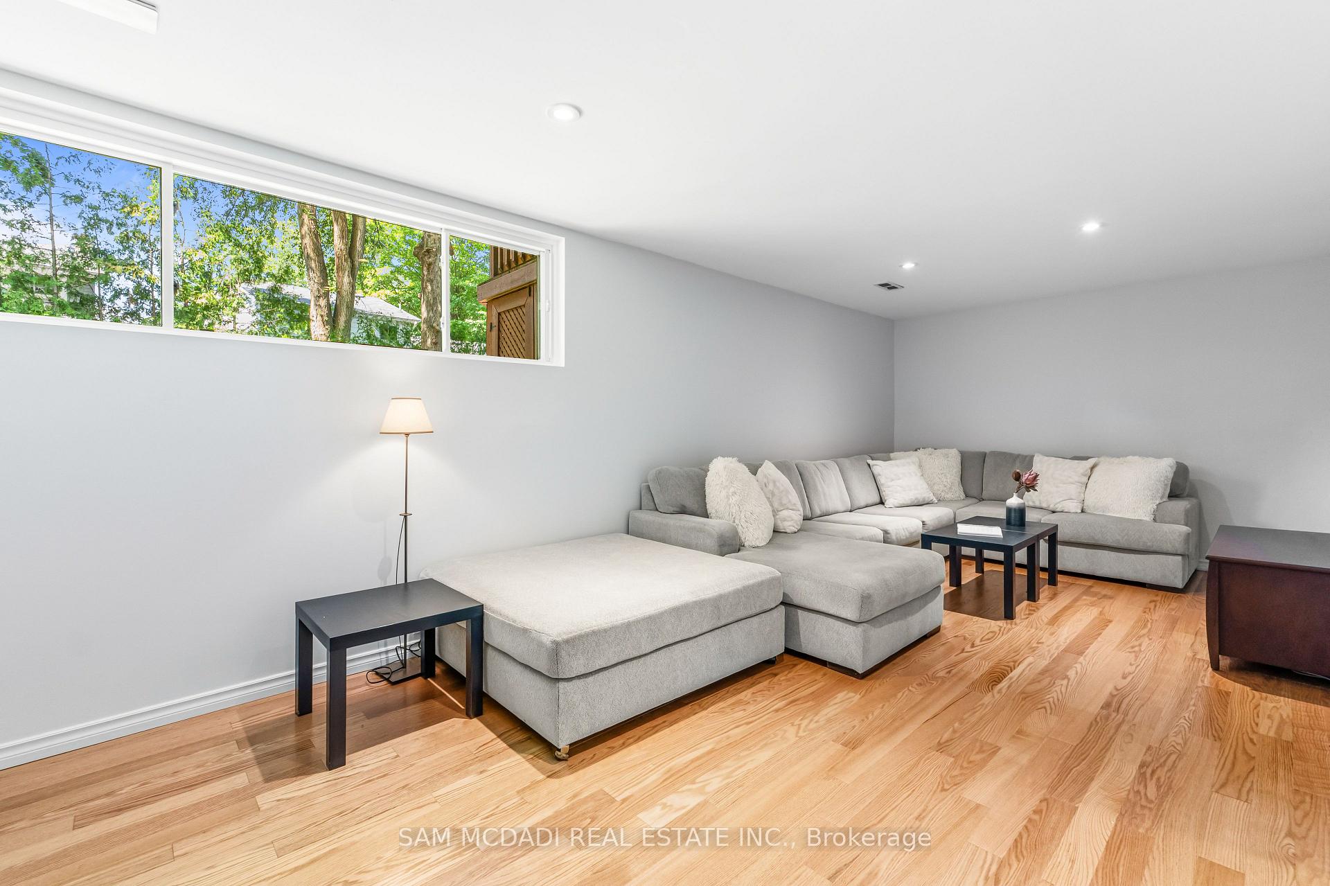 Photo 25 of 1911 Delaney Drive, Mississauga, Clarkson — HOMEH