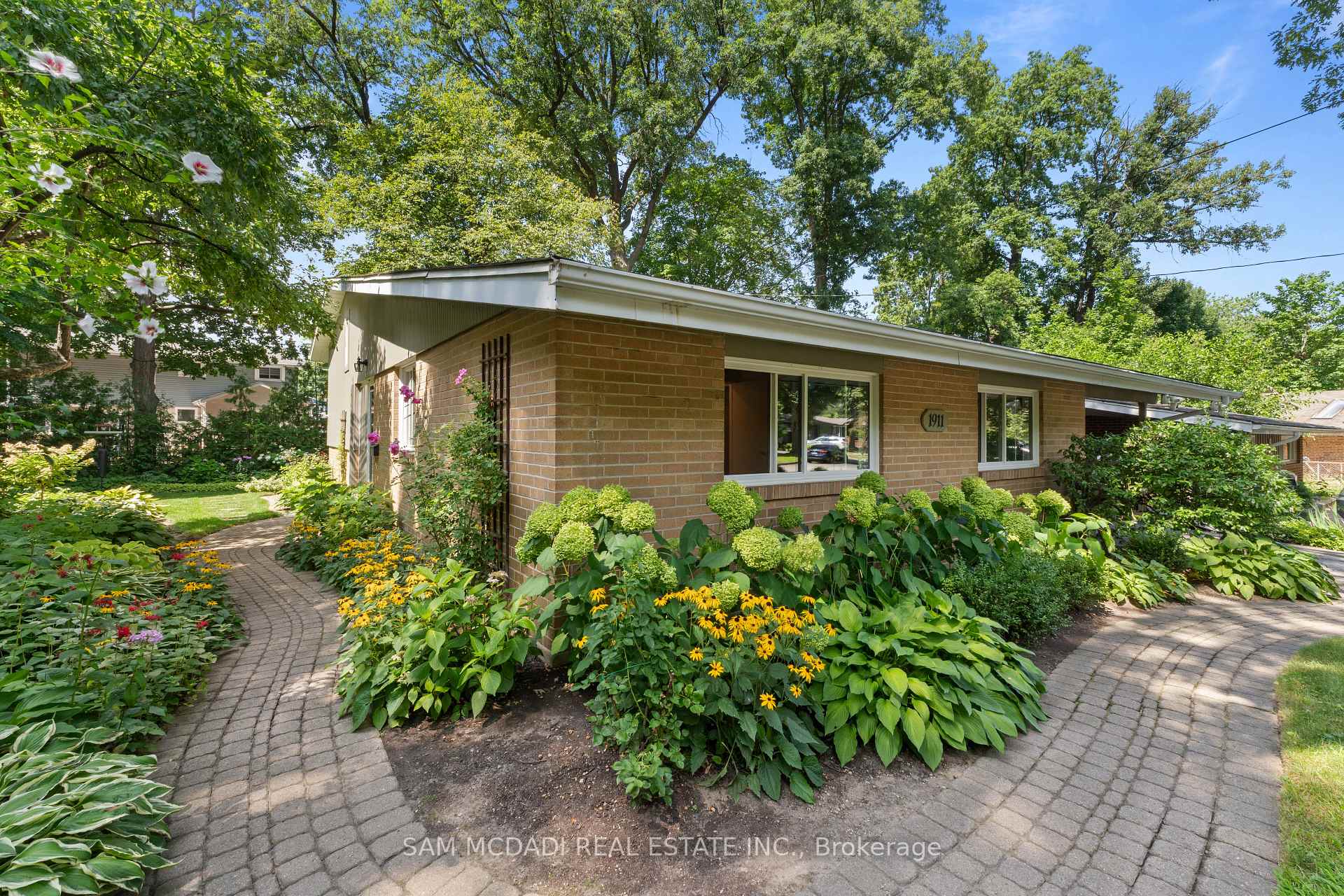 Photo 30 of 1911 Delaney Drive, Mississauga, Clarkson — HOMEH