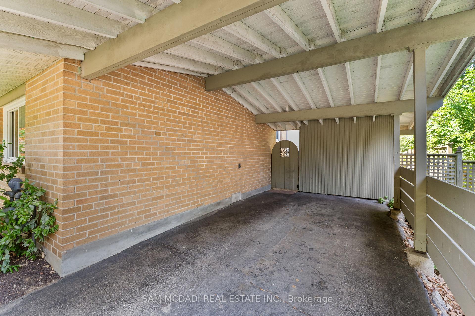 Photo 32 of 1911 Delaney Drive, Mississauga, Clarkson — HOMEH