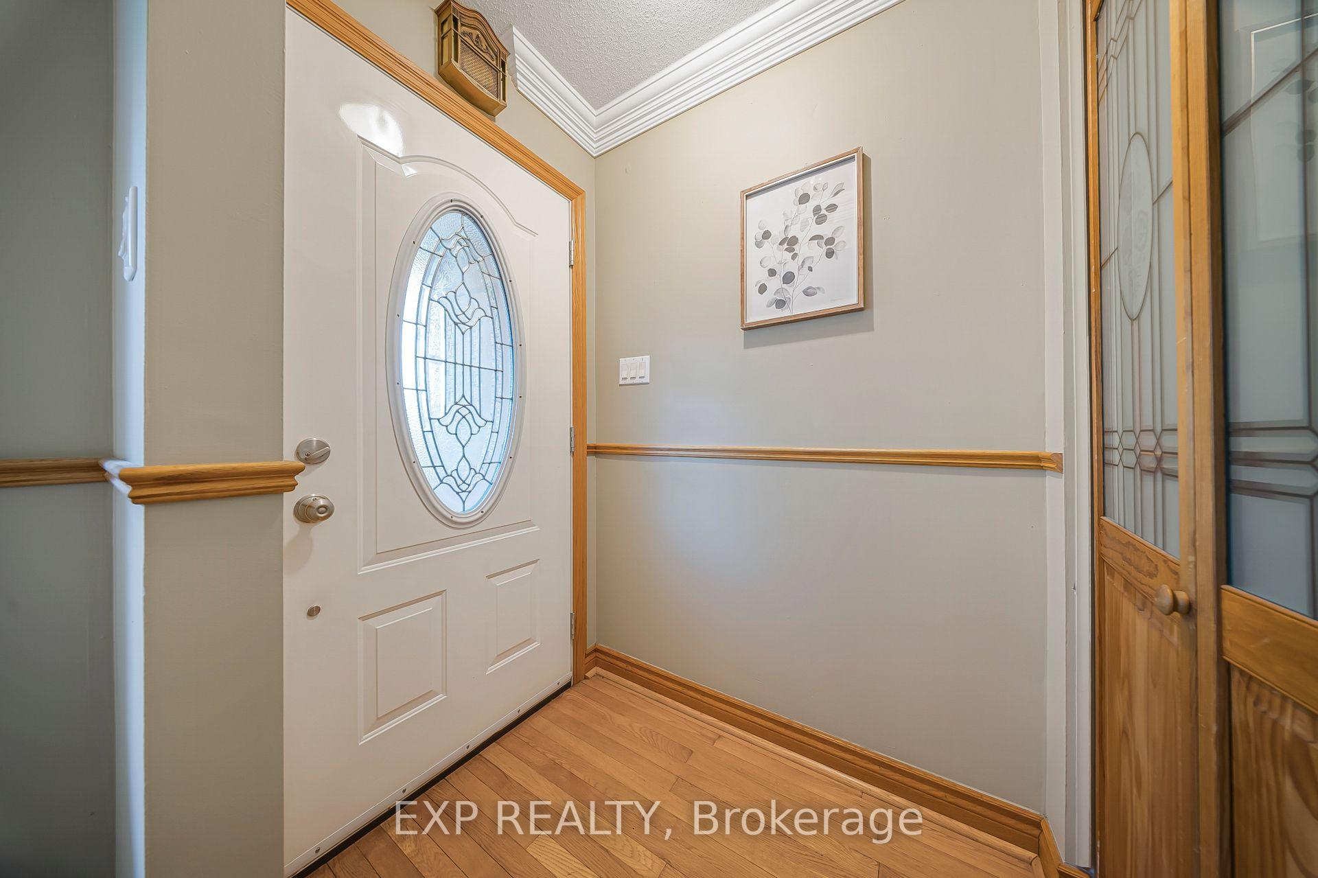 Photo 2 of 124 Dunsmere Drive, Kitchener, Laurentian Hills/Country Hills W — HOMEH