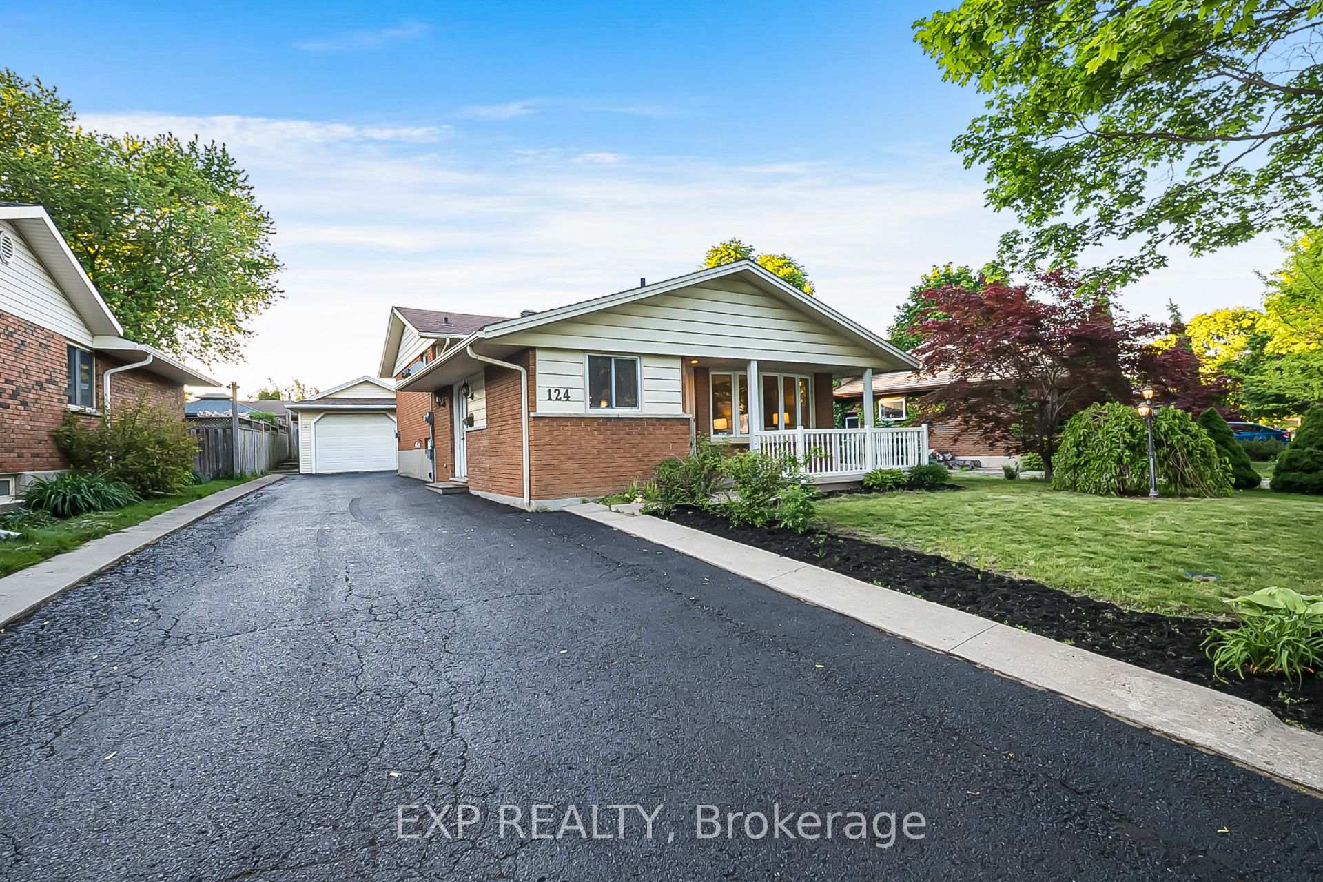 Photo 35 of 124 Dunsmere Drive, Kitchener, Laurentian Hills/Country Hills W — HOMEH