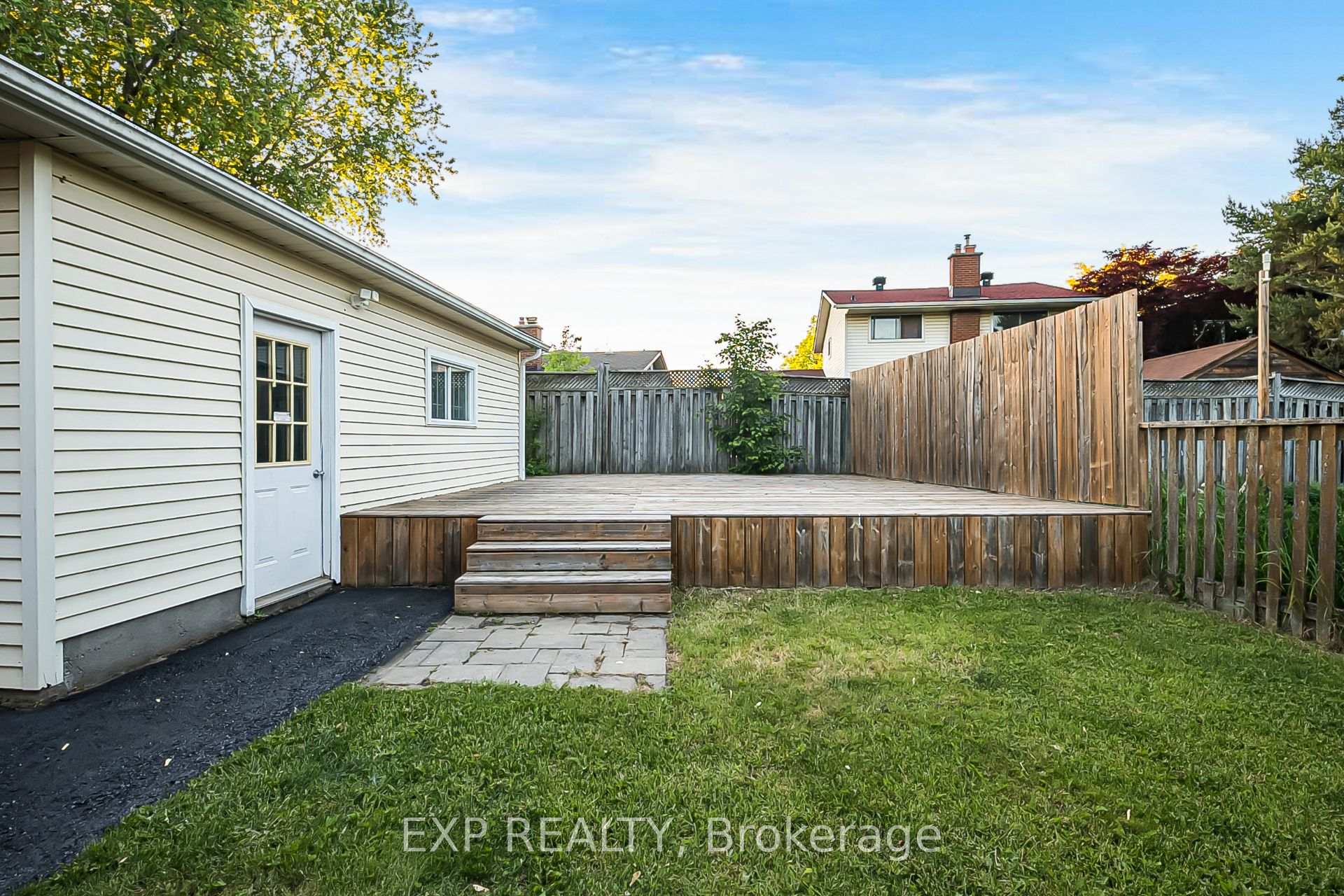 Photo 37 of 124 Dunsmere Drive, Kitchener, Laurentian Hills/Country Hills W — HOMEH