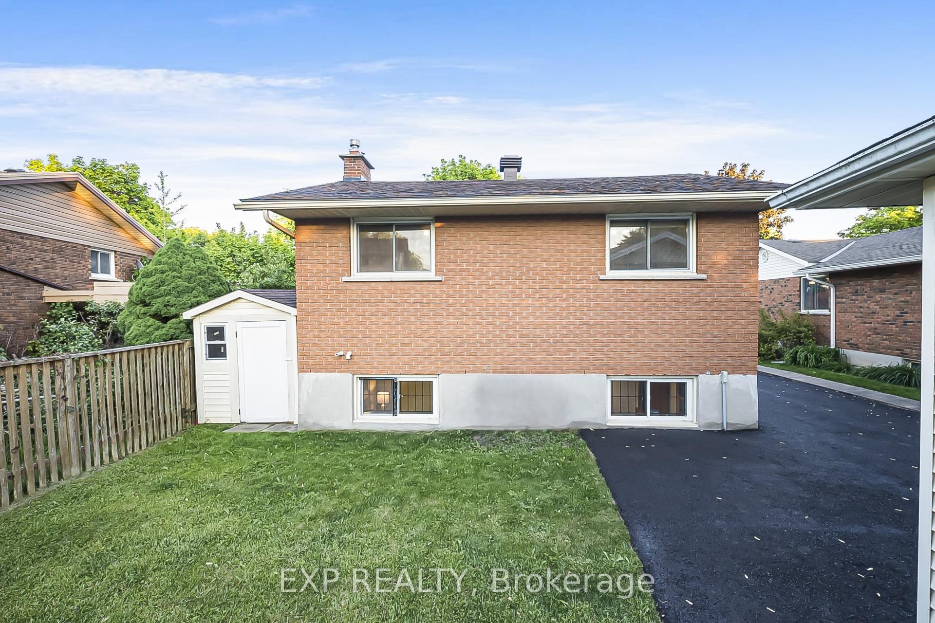 Photo 39 of 124 Dunsmere Drive, Kitchener, Laurentian Hills/Country Hills W — HOMEH
