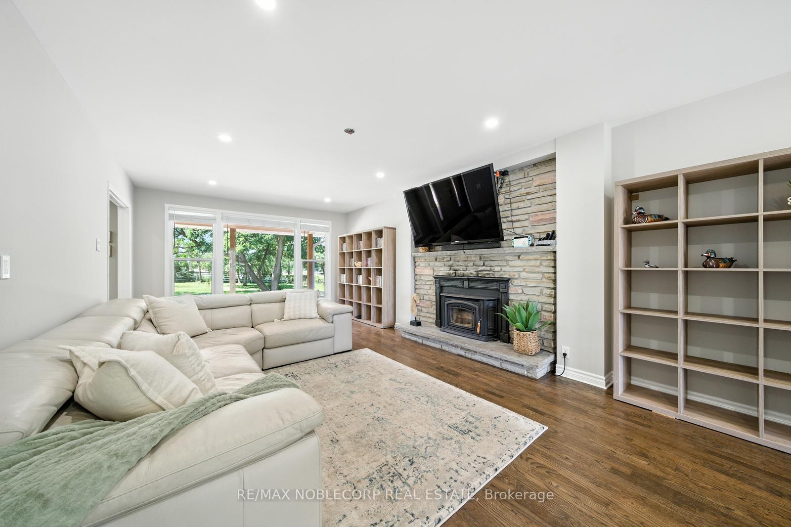 Photo 12 of 2037 15th Side Road, New Tecumseth, Tottenham — HOMEH