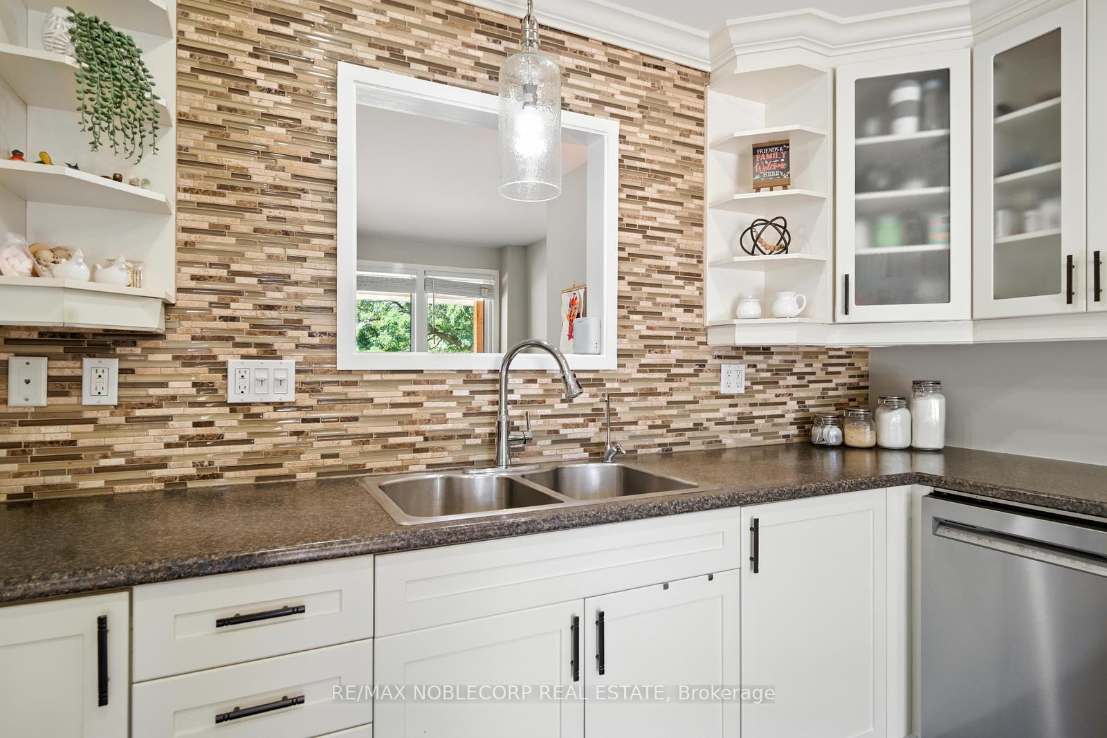 Photo 18 of 2037 15th Side Road, New Tecumseth, Tottenham — HOMEH