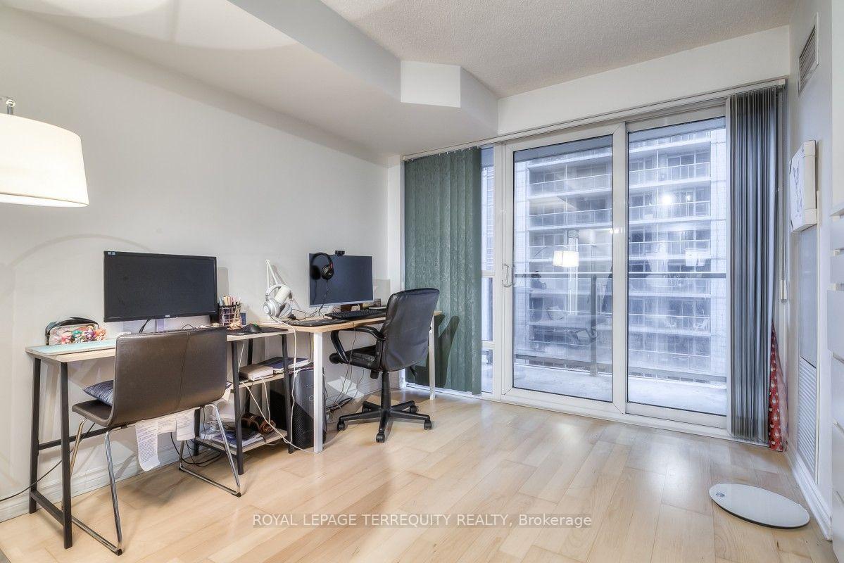 Photo 4 of Unit 708, 763 Bay Street, Toronto, Bay Street Corridor — HOMEH