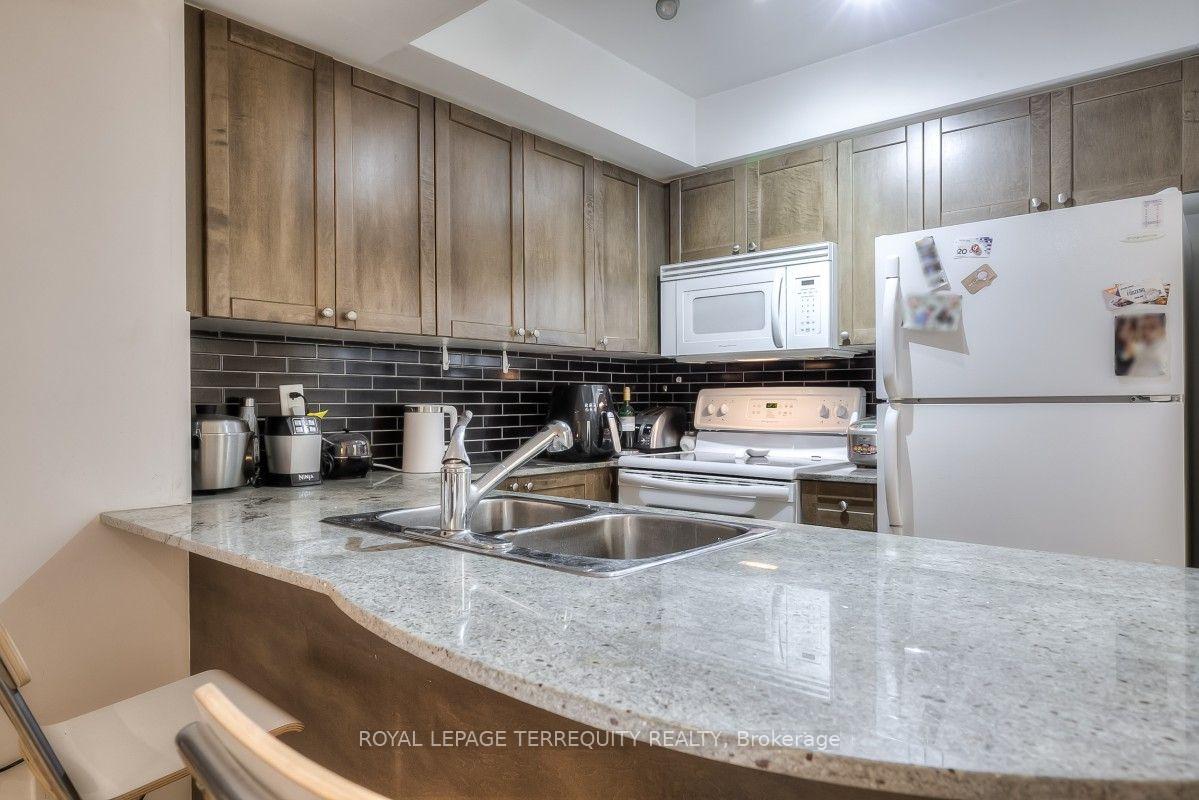 Photo 11 of Unit 708, 763 Bay Street, Toronto, Bay Street Corridor — HOMEH