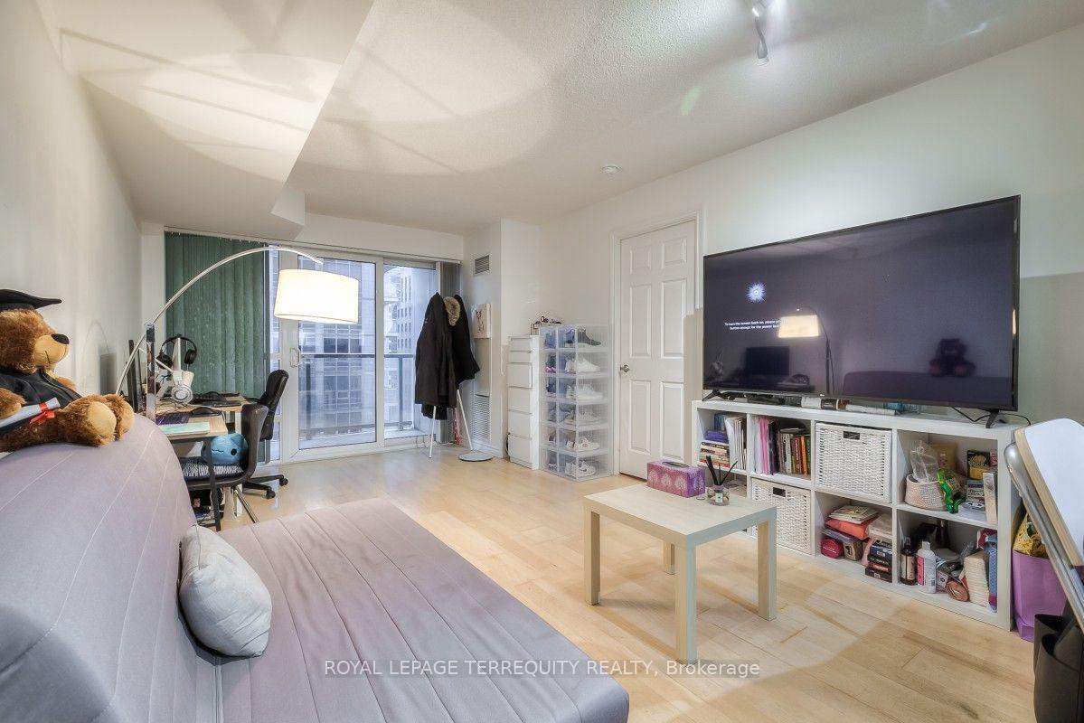 Photo 17 of Unit 708, 763 Bay Street, Toronto, Bay Street Corridor — HOMEH
