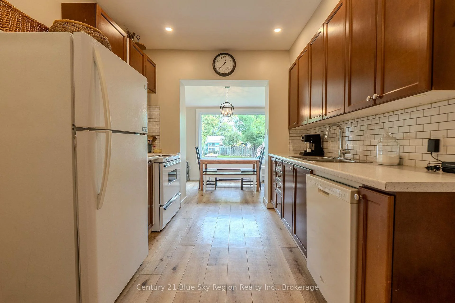 Photo 20 of 120 Second Avenue W, North Bay, Central — HOMEH