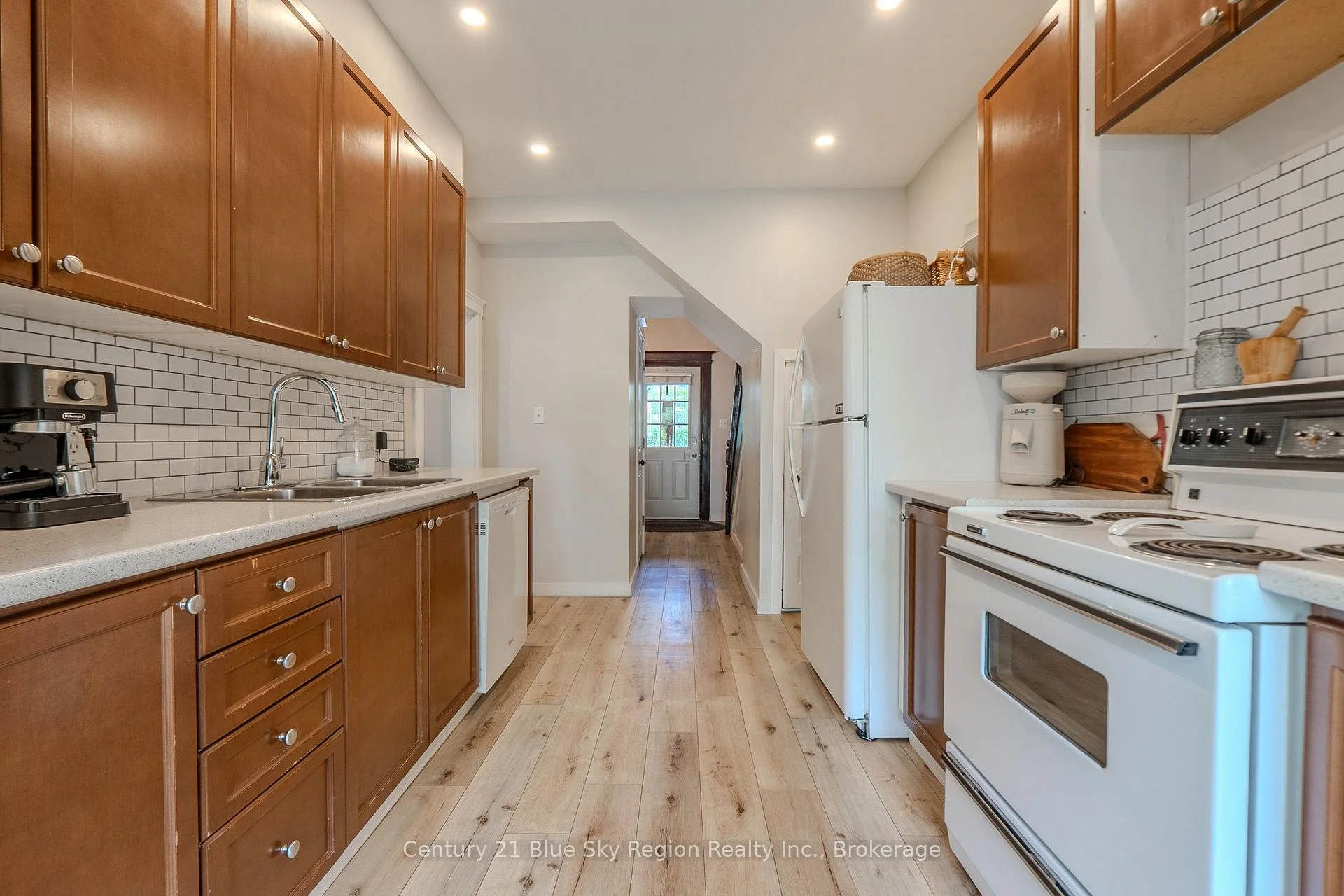 Photo 22 of 120 Second Avenue W, North Bay, Central — HOMEH