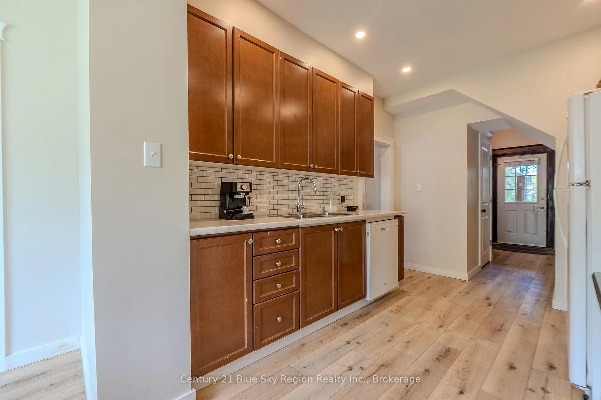 Photo 26 of 120 Second Avenue W, North Bay, Central — HOMEH