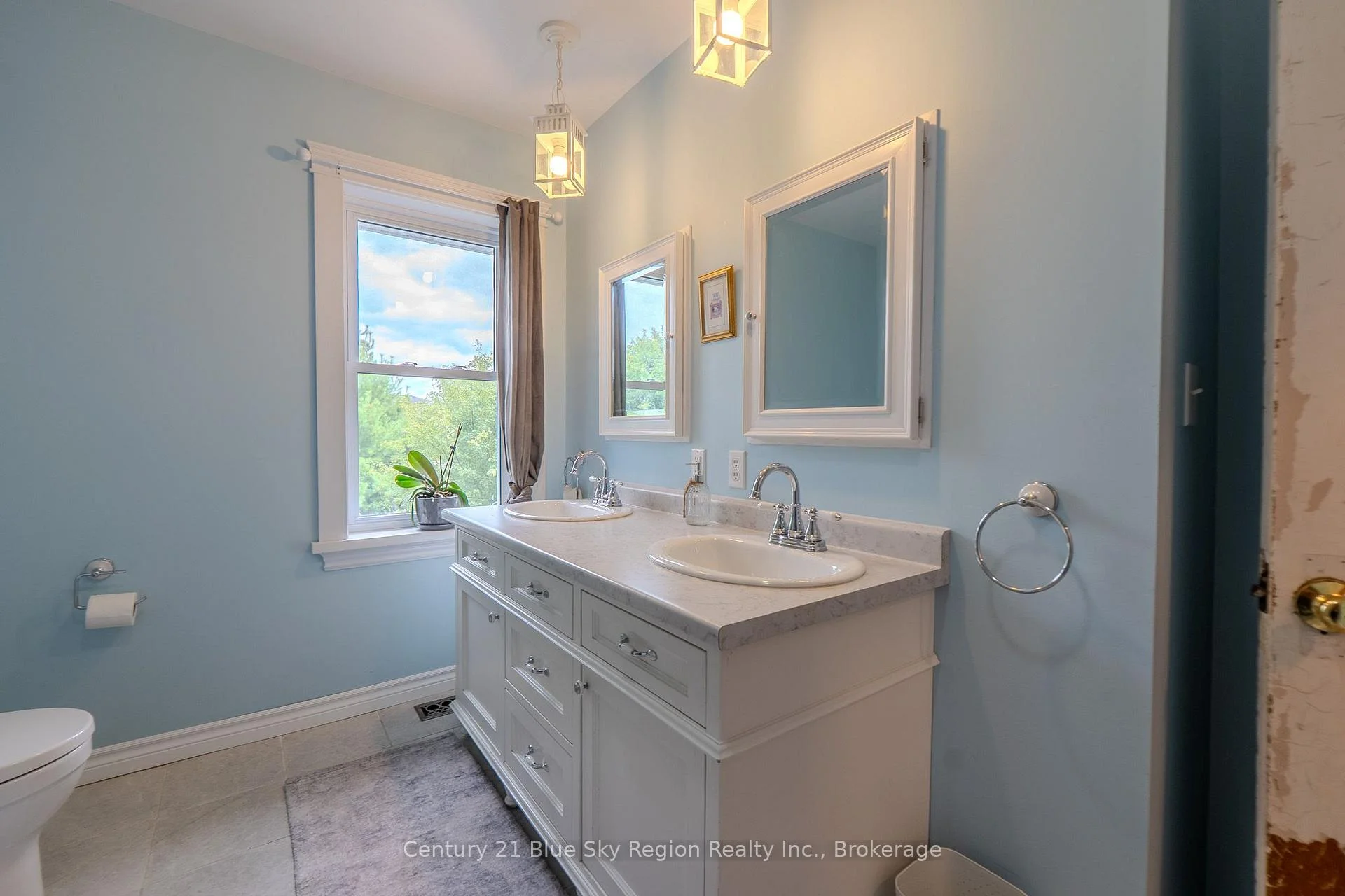 Photo 44 of 120 Second Avenue W, North Bay, Central — HOMEH