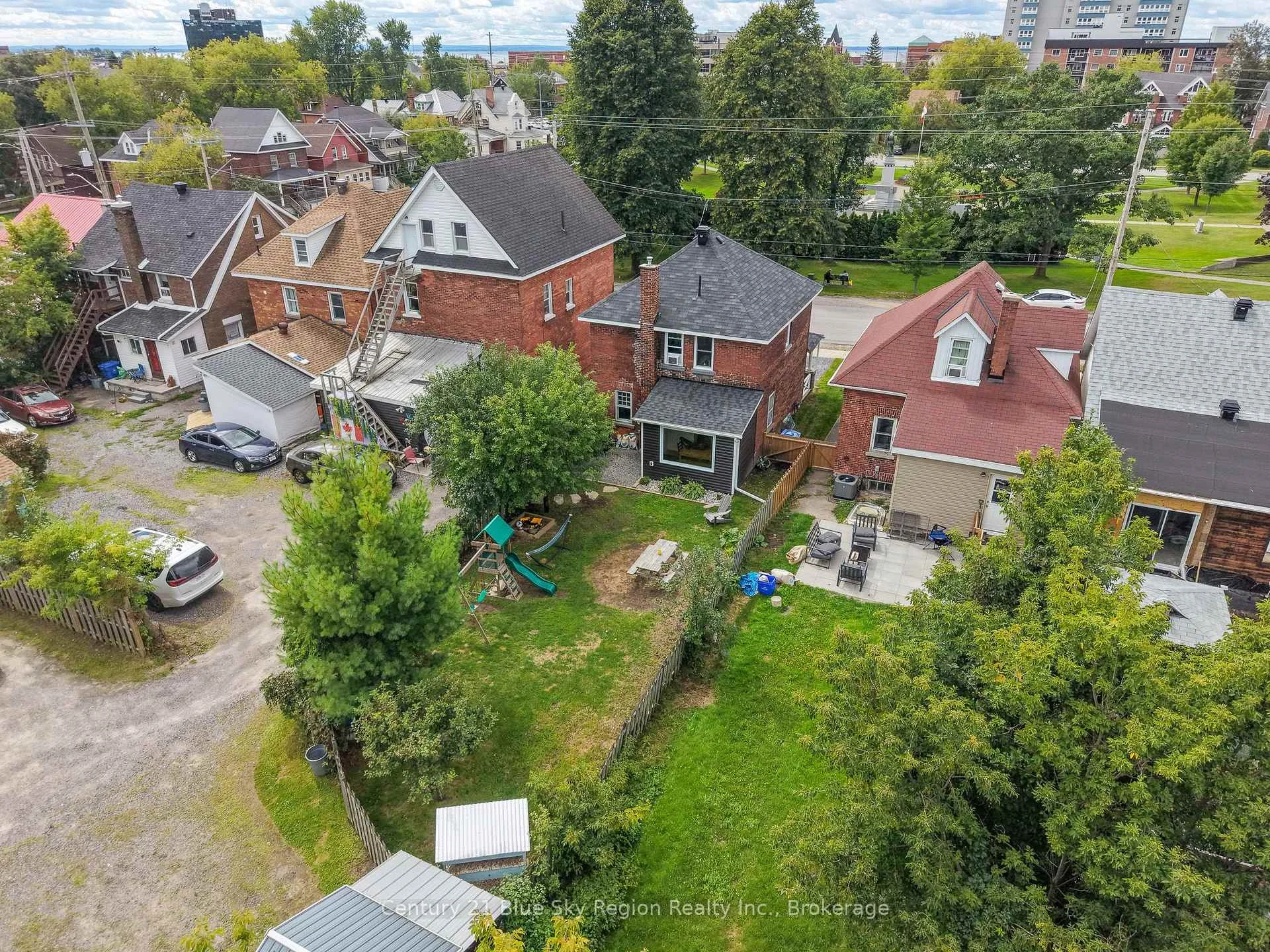 Photo 63 of 120 Second Avenue W, North Bay, Central — HOMEH