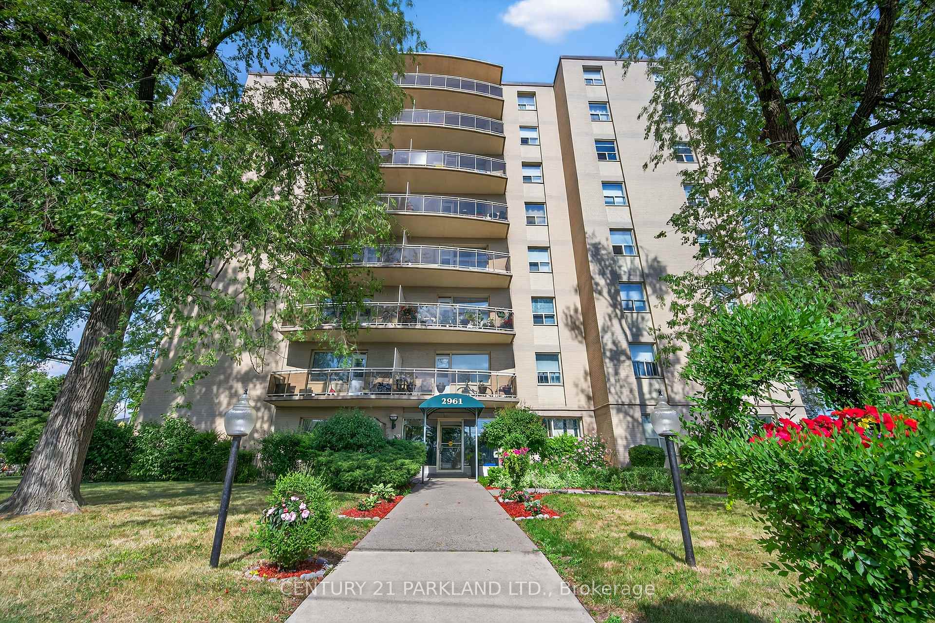 Photo 2 of Unit 202, 2961 Dufferin Street, North York, Yorkdale-Glen Park — HOMEH