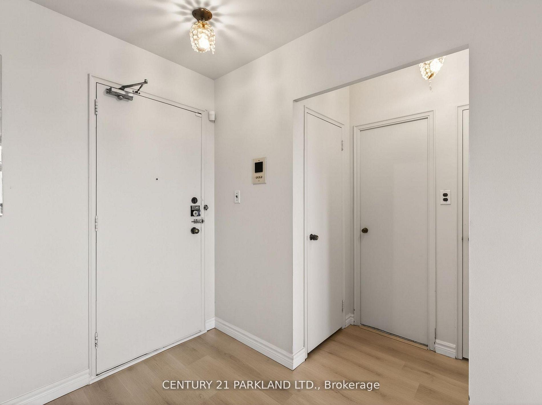 Photo 7 of Unit 202, 2961 Dufferin Street, North York, Yorkdale-Glen Park — HOMEH