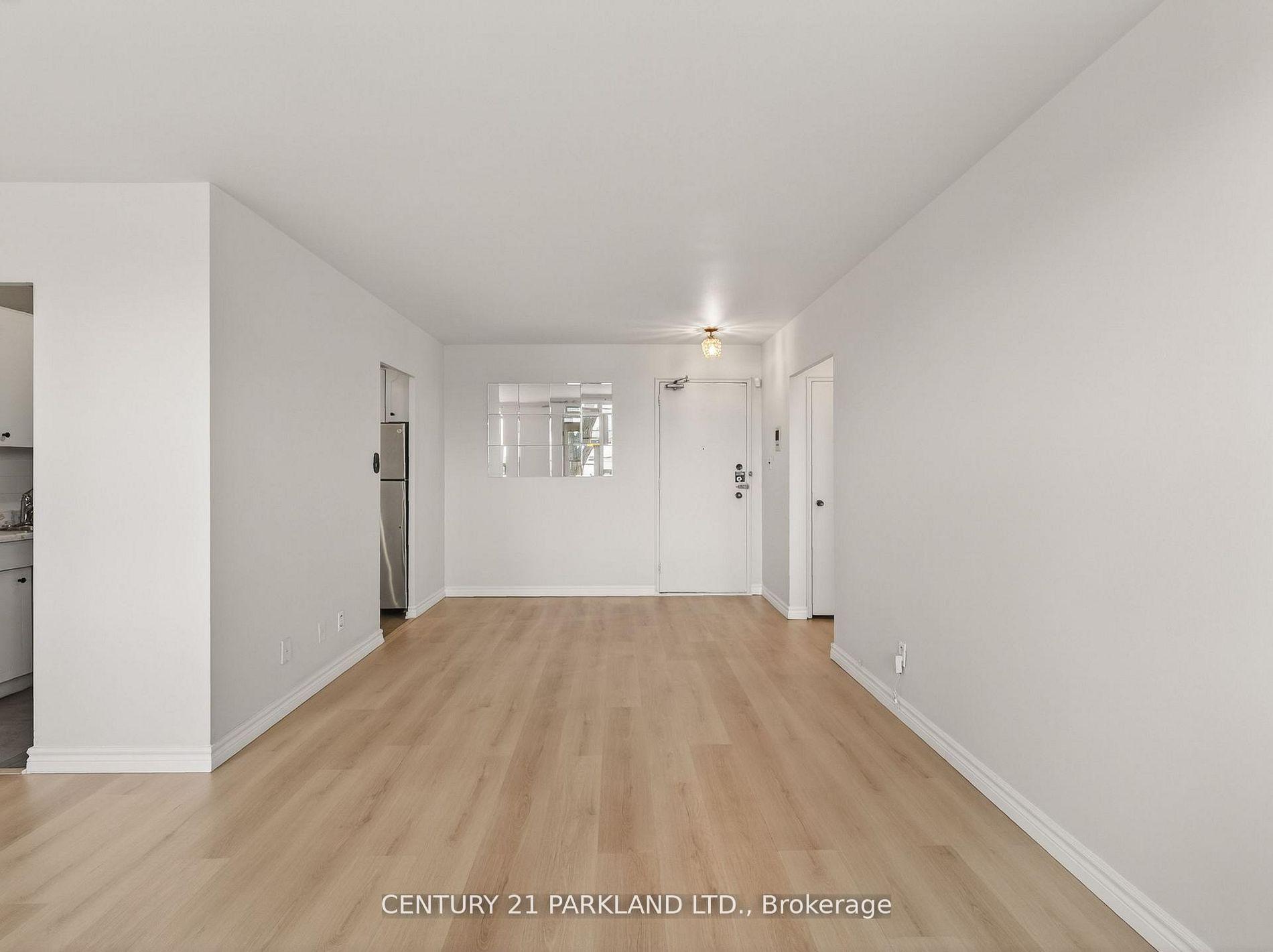 Photo 8 of Unit 202, 2961 Dufferin Street, North York, Yorkdale-Glen Park — HOMEH