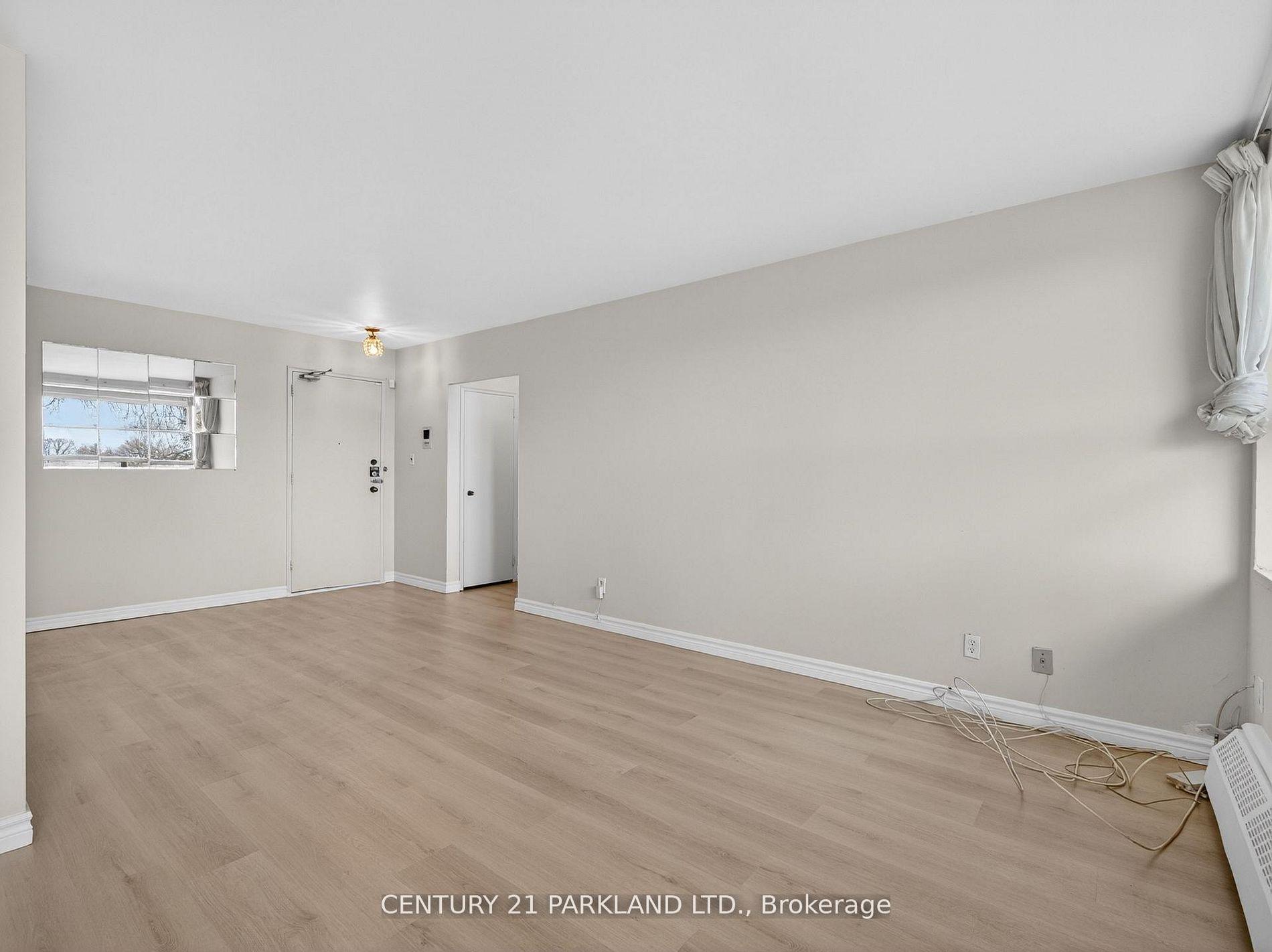 Photo 9 of Unit 202, 2961 Dufferin Street, North York, Yorkdale-Glen Park — HOMEH