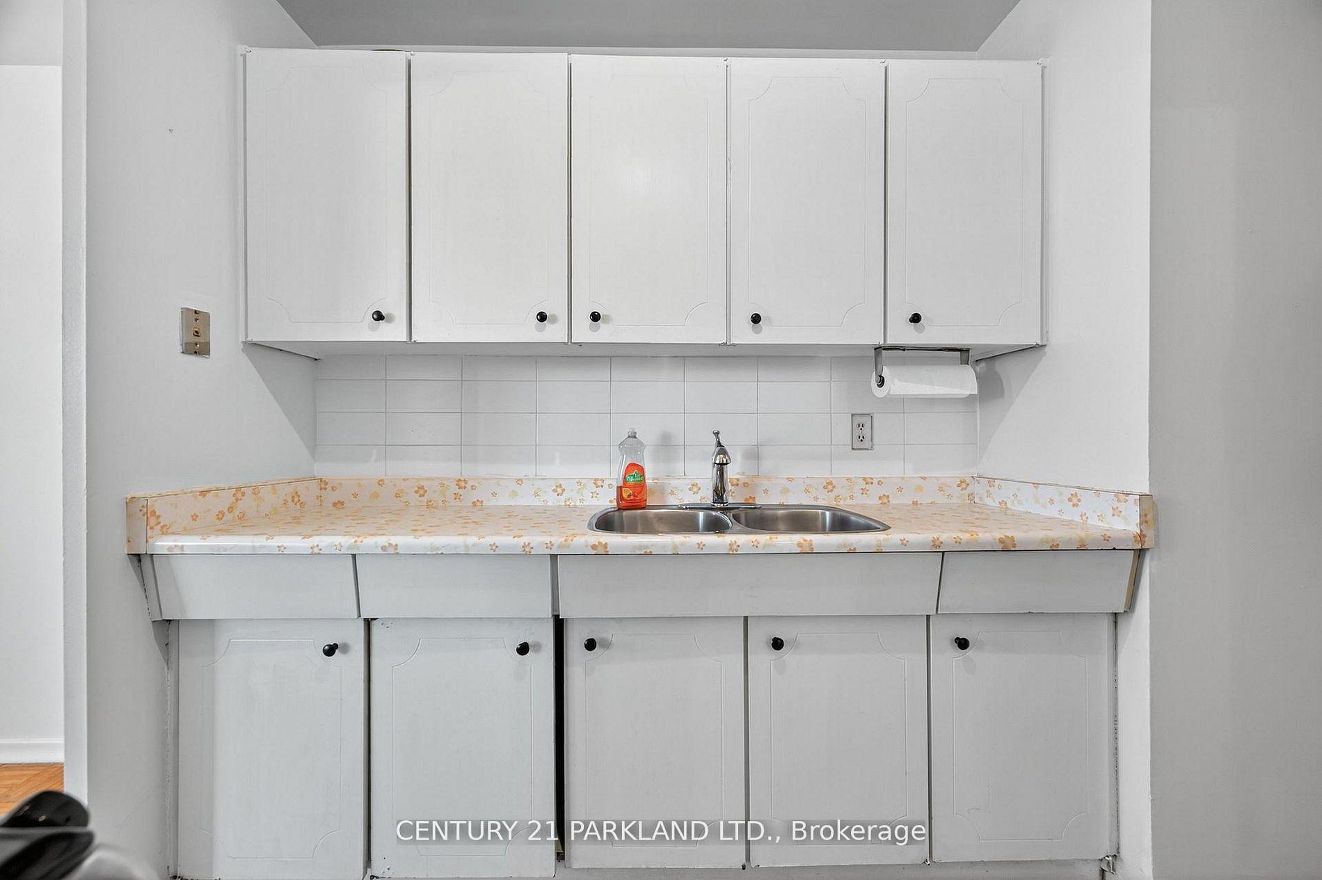 Photo 12 of Unit 202, 2961 Dufferin Street, North York, Yorkdale-Glen Park — HOMEH