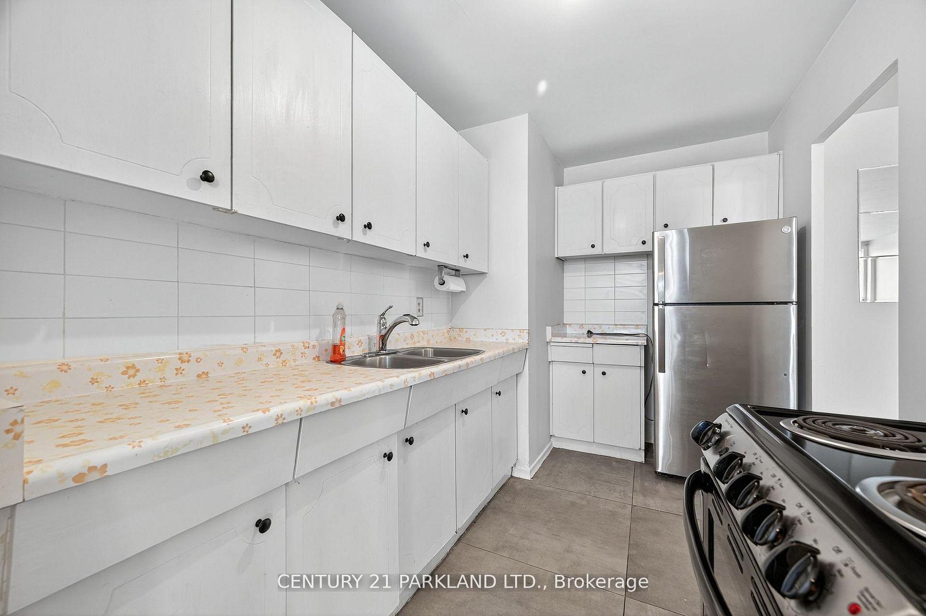 Photo 13 of Unit 202, 2961 Dufferin Street, North York, Yorkdale-Glen Park — HOMEH