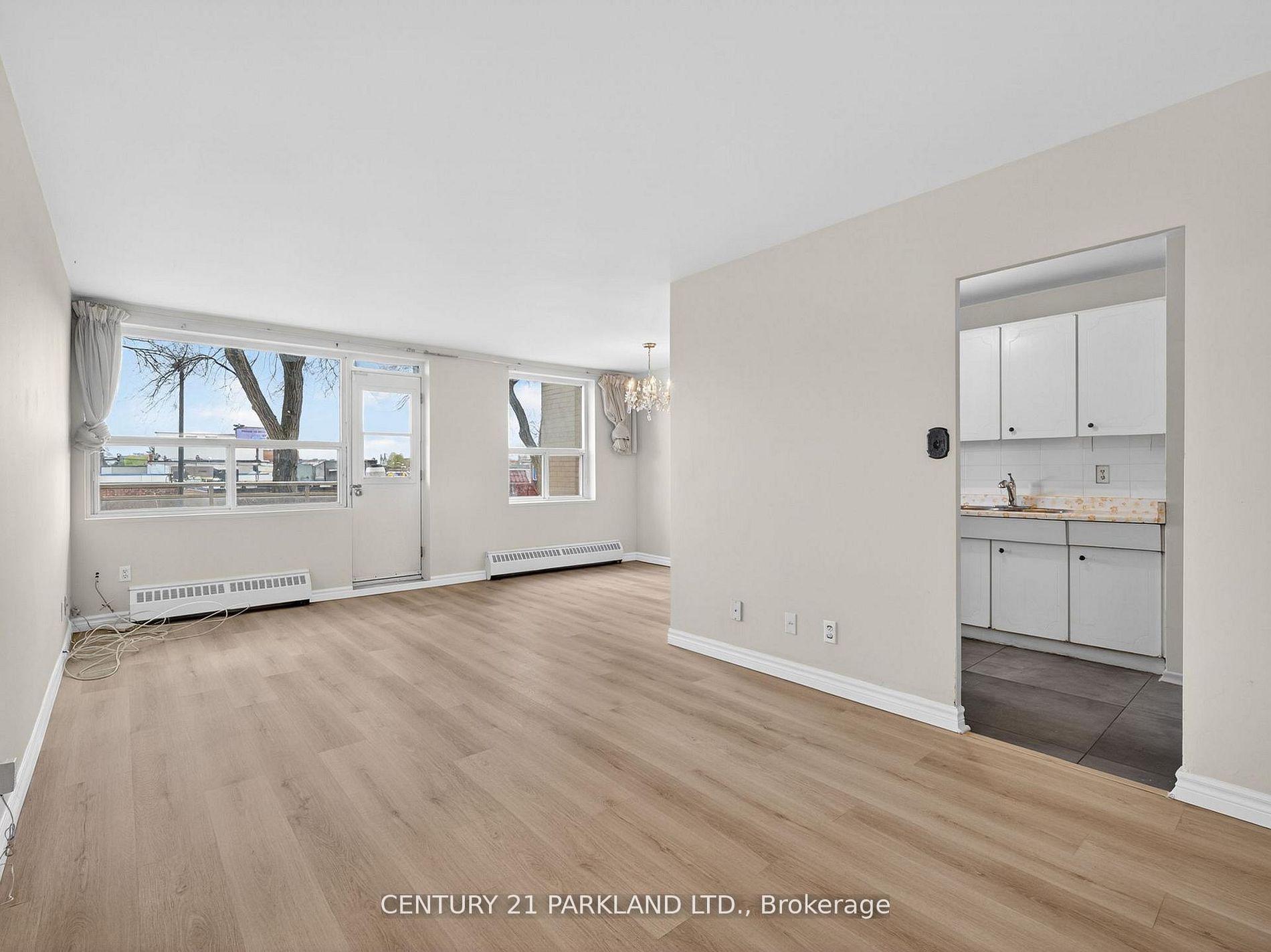 Photo 16 of Unit 202, 2961 Dufferin Street, North York, Yorkdale-Glen Park — HOMEH
