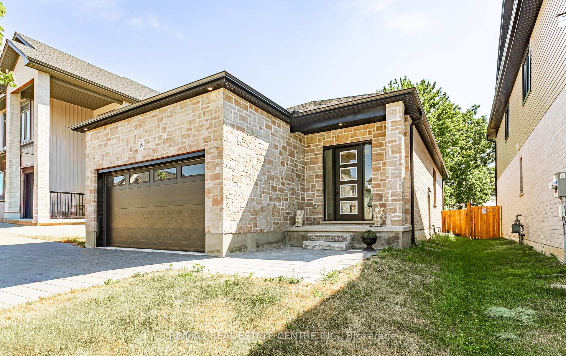 Photo 2 of Unit 18, 7966 Fallon Drive, Lucan Biddulph, Granton — HOMEH