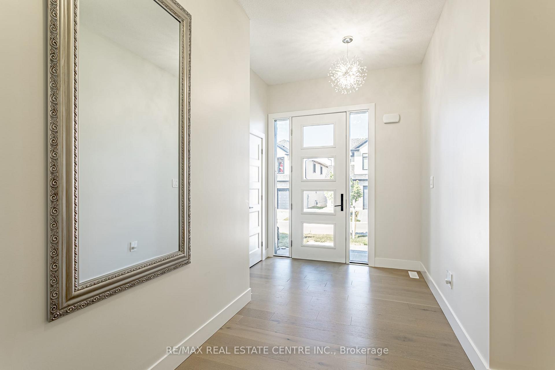 Photo 3 of Unit 18, 7966 Fallon Drive, Lucan Biddulph, Granton — HOMEH