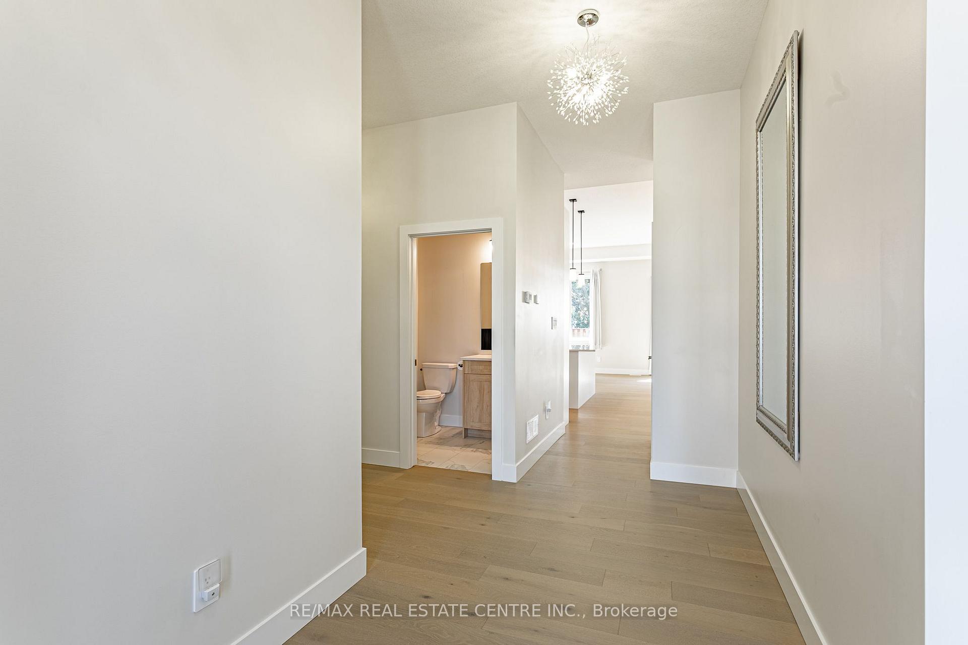 Photo 5 of Unit 18, 7966 Fallon Drive, Lucan Biddulph, Granton — HOMEH