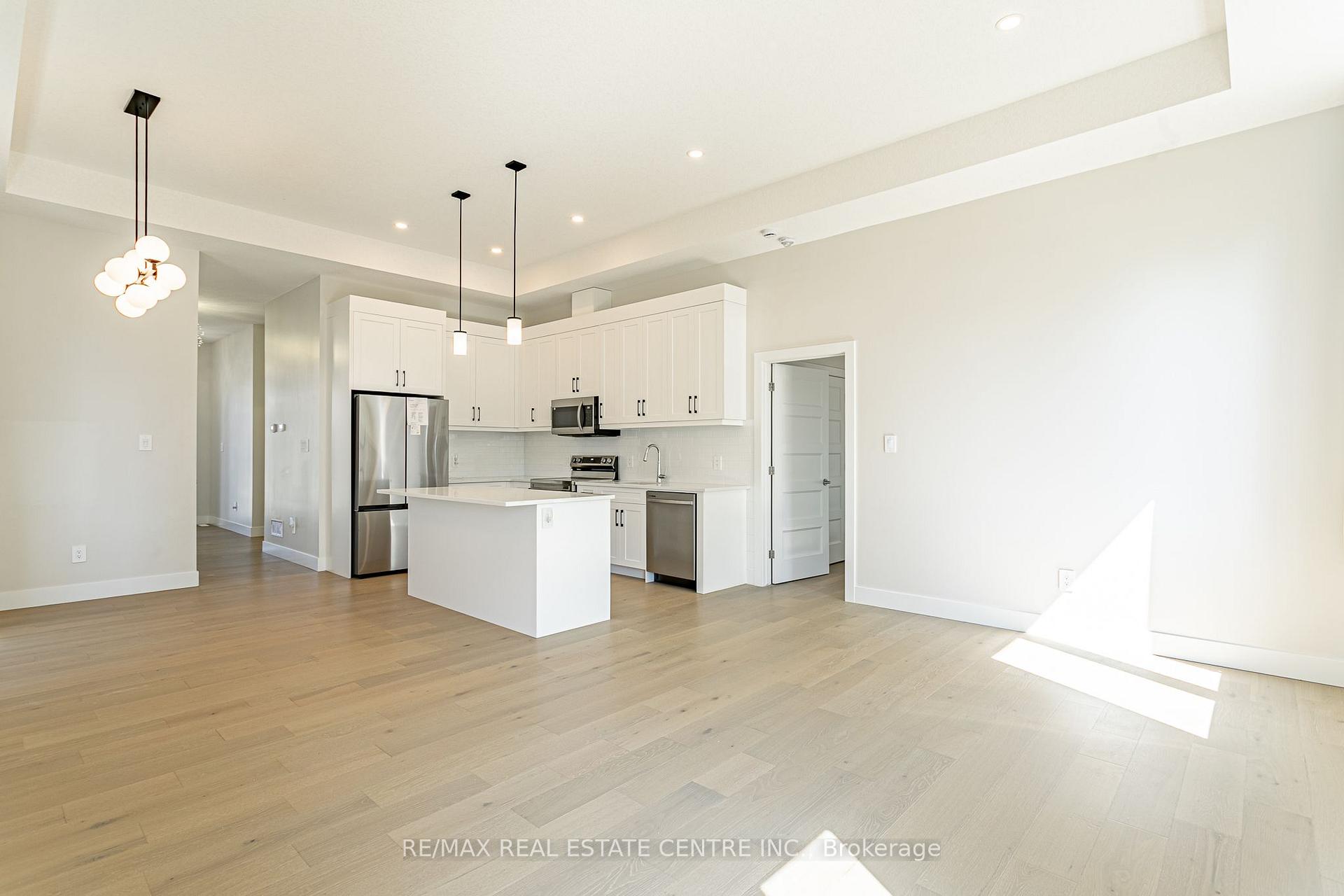 Photo 8 of Unit 18, 7966 Fallon Drive, Lucan Biddulph, Granton — HOMEH