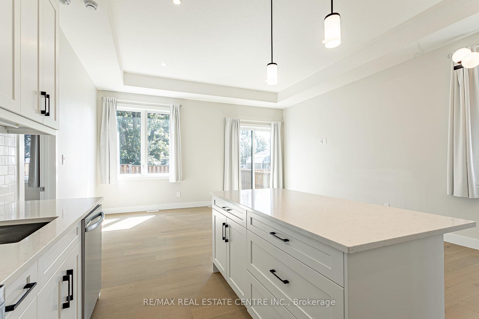 Photo 12 of Unit 18, 7966 Fallon Drive, Lucan Biddulph, Granton — HOMEH