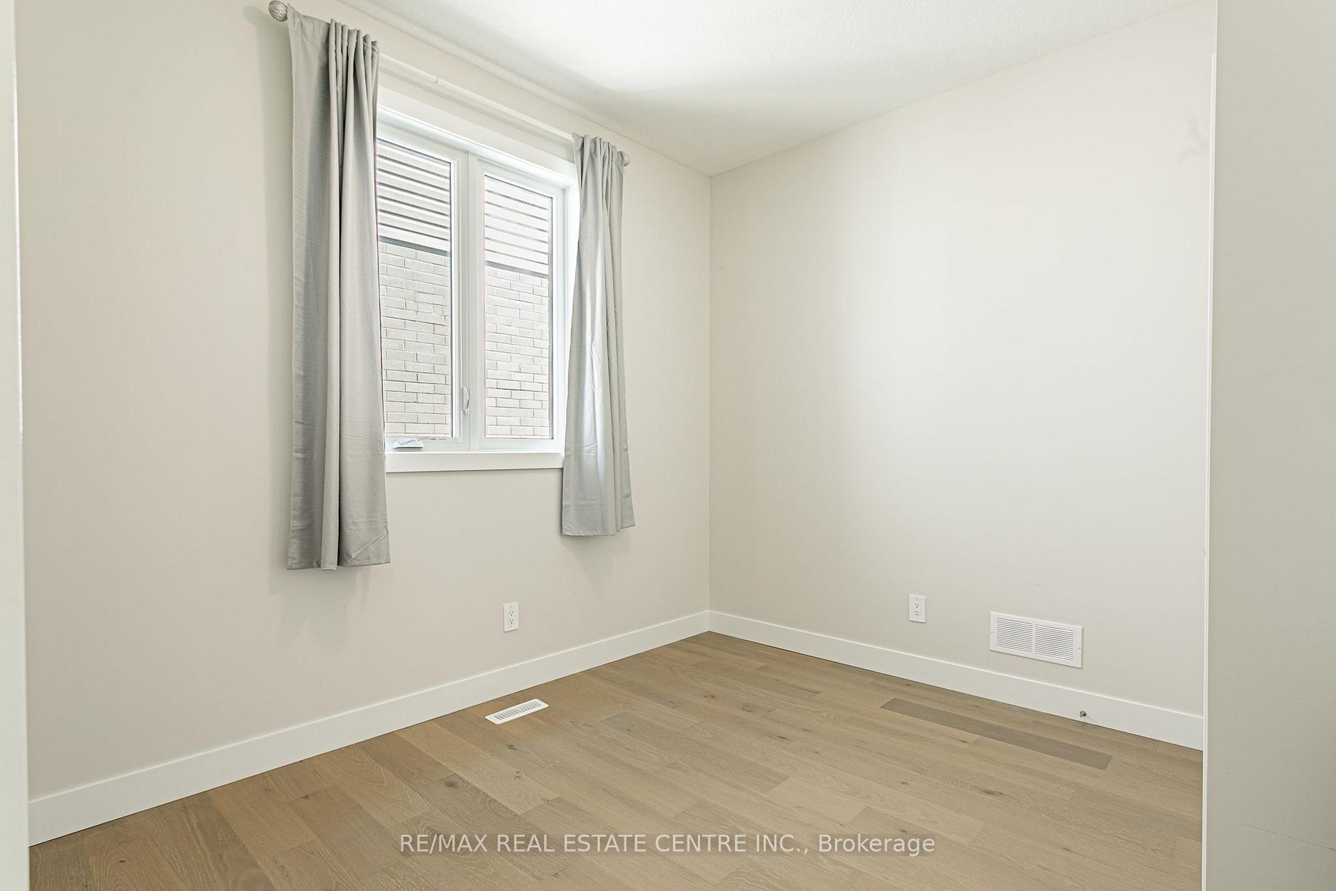 Photo 15 of Unit 18, 7966 Fallon Drive, Lucan Biddulph, Granton — HOMEH