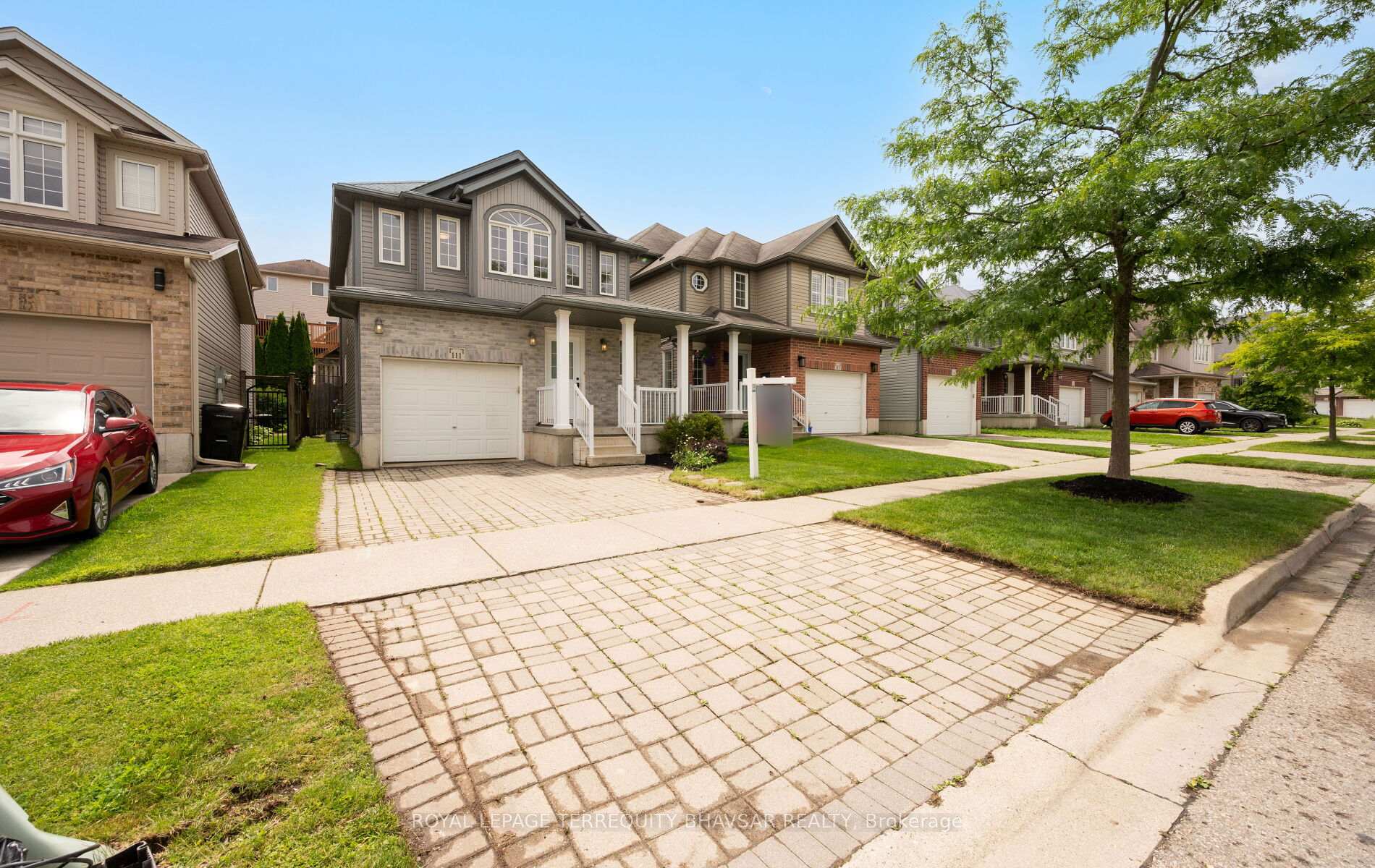 Photo 2 of 111 Parkvale Drive, Kitchener, Huron Park — HOMEH