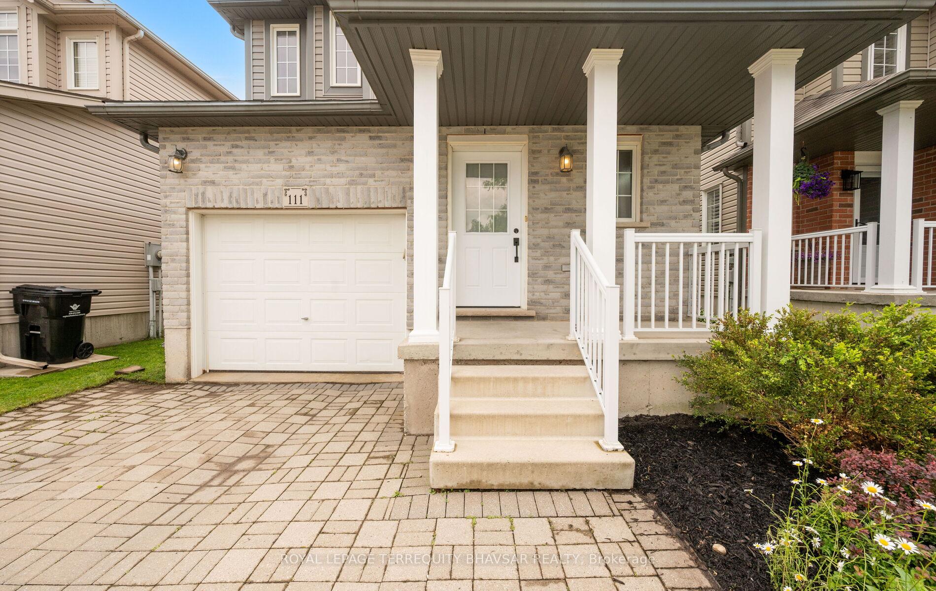 Photo 4 of 111 Parkvale Drive, Kitchener, Huron Park — HOMEH