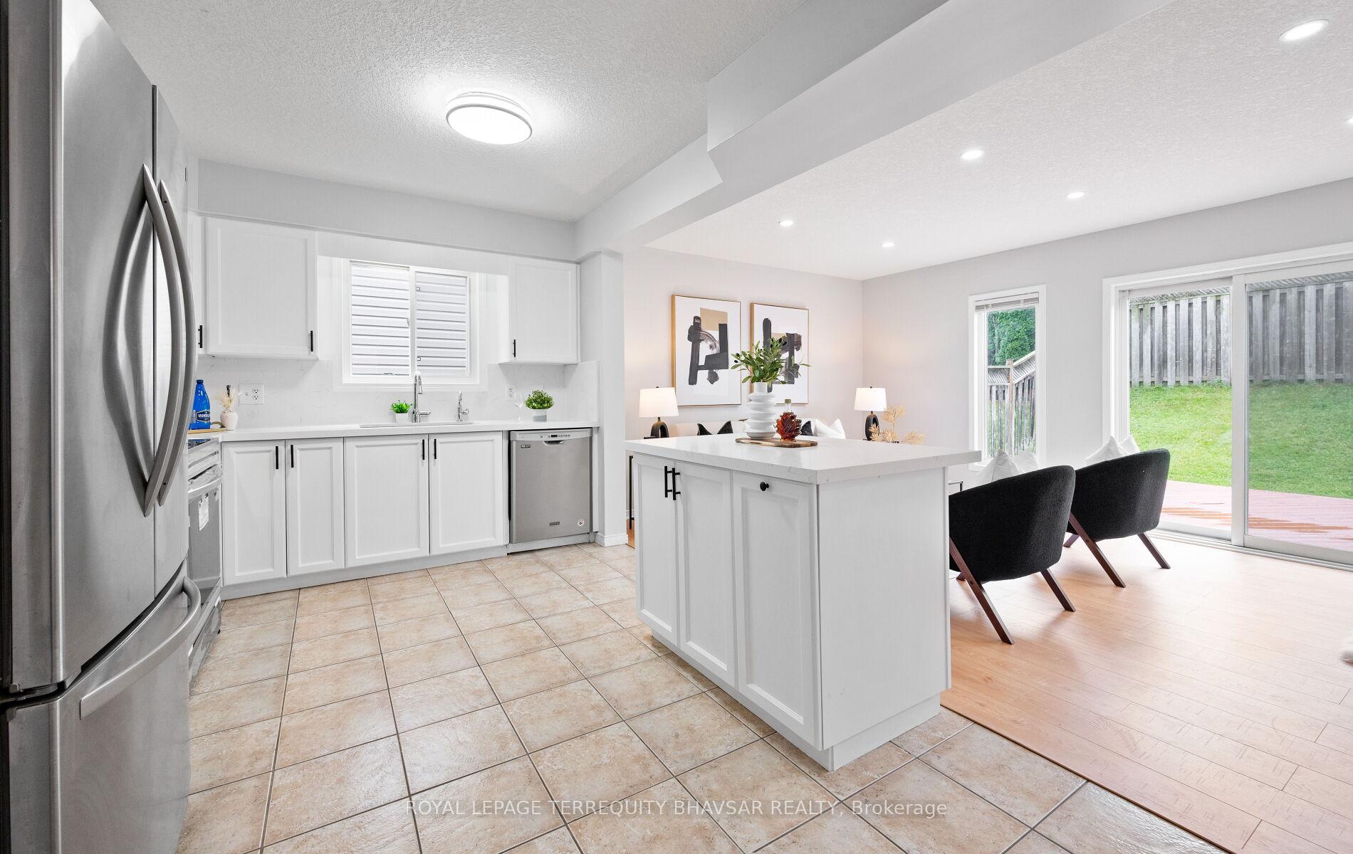 Photo 17 of 111 Parkvale Drive, Kitchener, Huron Park — HOMEH