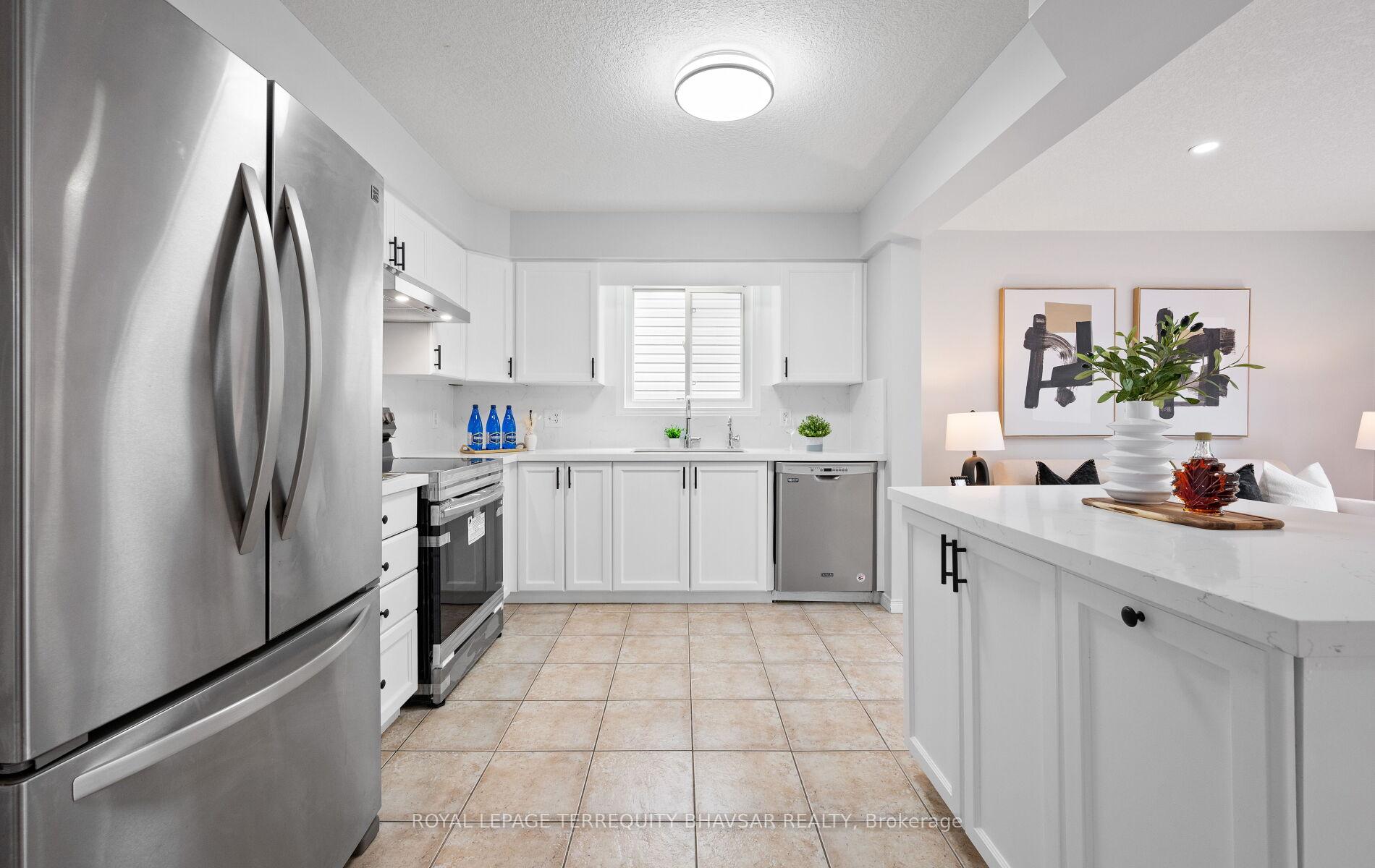 Photo 19 of 111 Parkvale Drive, Kitchener, Huron Park — HOMEH