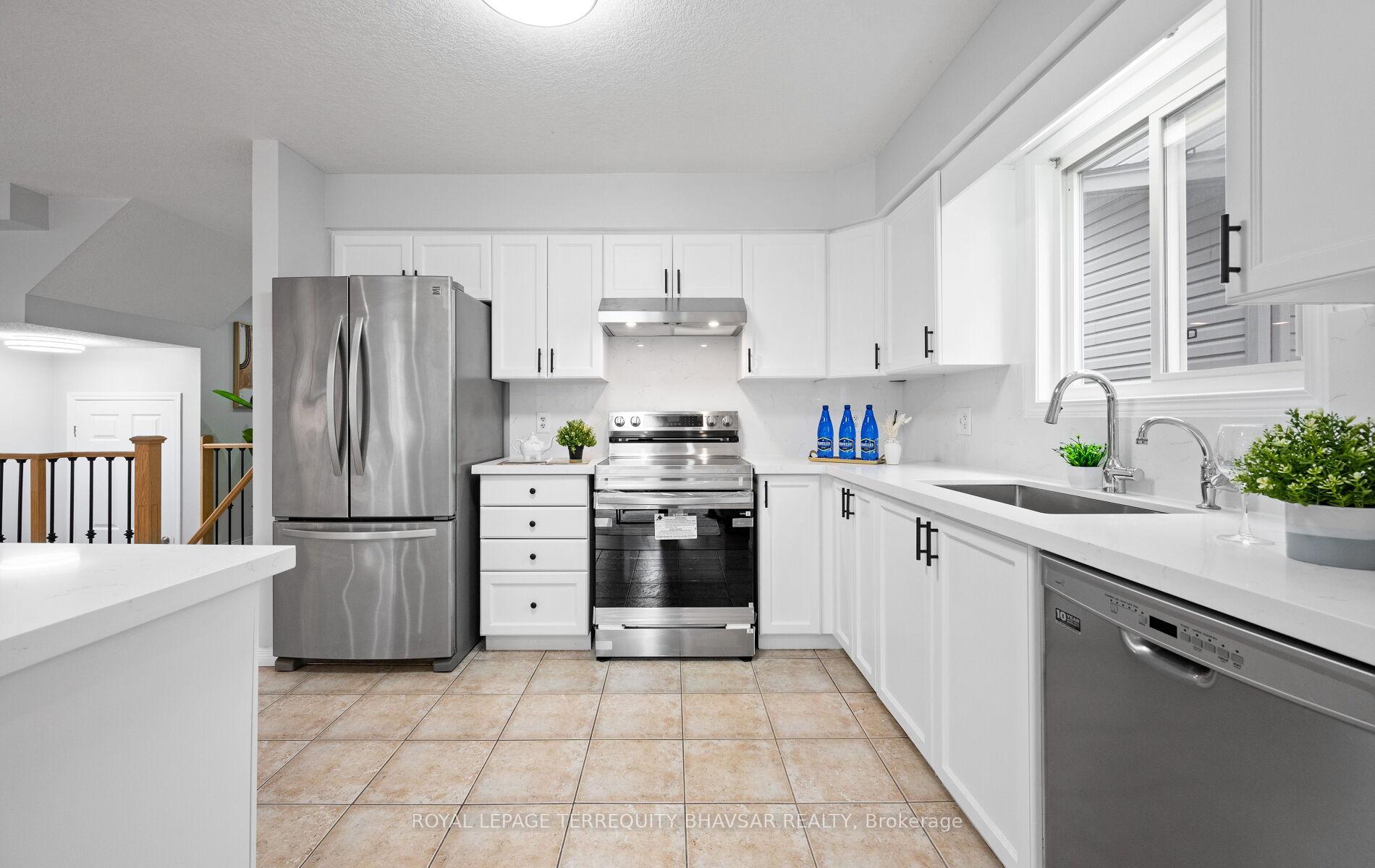 Photo 22 of 111 Parkvale Drive, Kitchener, Huron Park — HOMEH