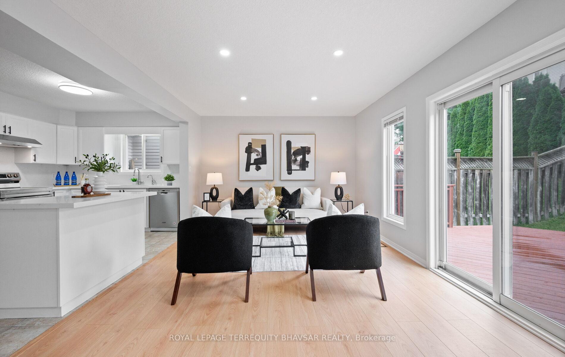Photo 24 of 111 Parkvale Drive, Kitchener, Huron Park — HOMEH