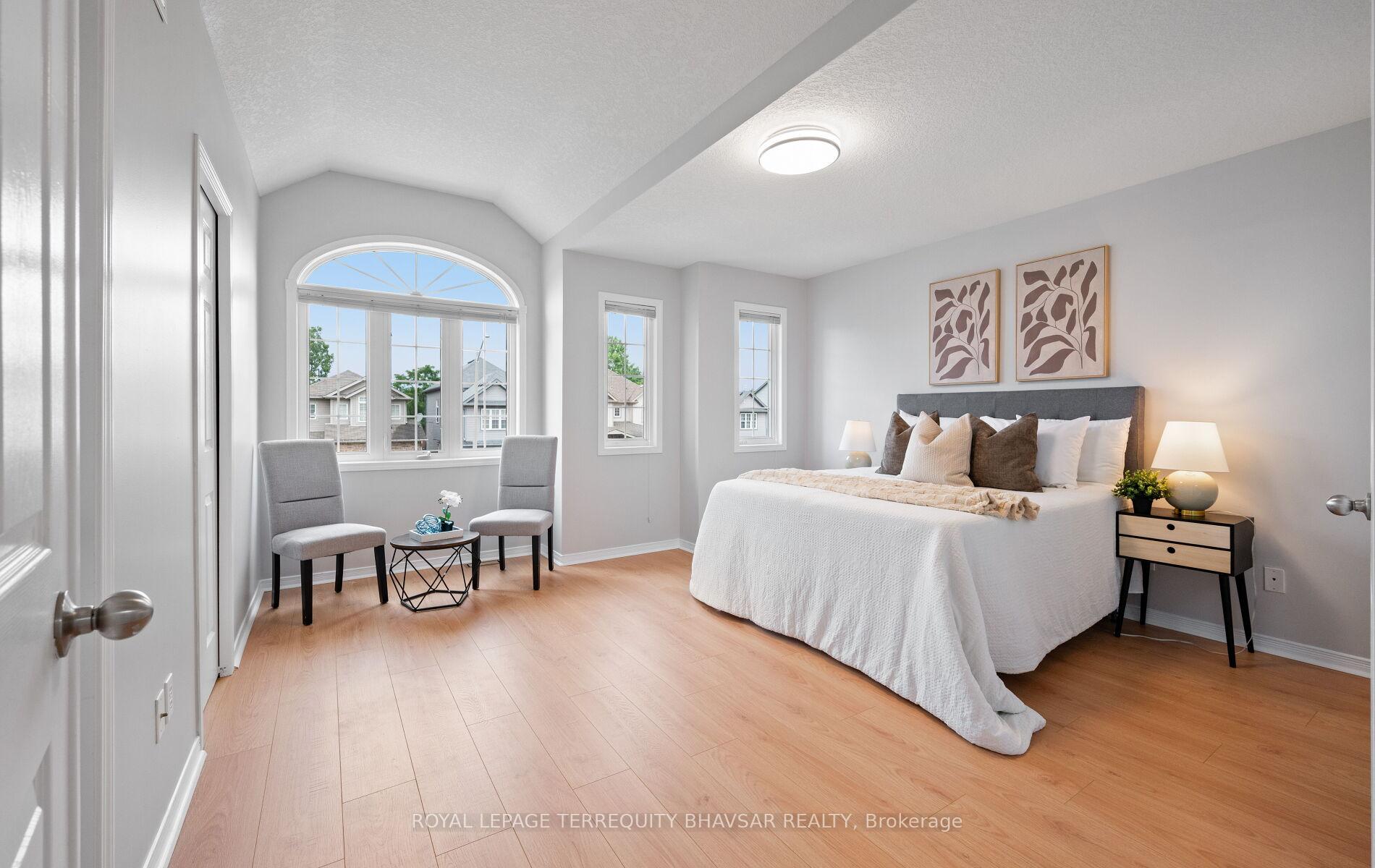 Photo 27 of 111 Parkvale Drive, Kitchener, Huron Park — HOMEH